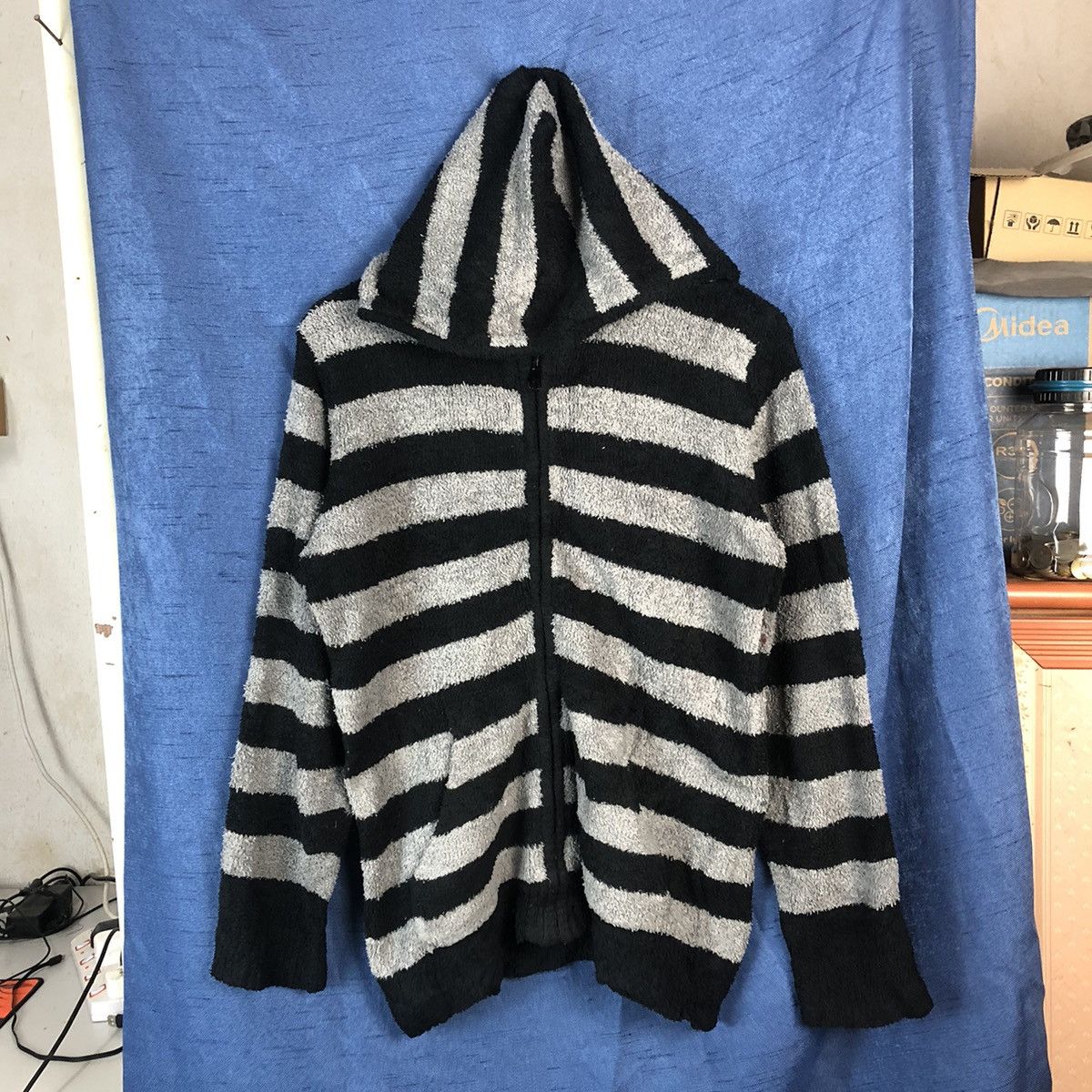 OVER THE STRiPES × Uniqlo Vintage Uniqlo Stripe Black Grey Hoodie #846 Size US M / EU 48-50 / 2 - 1 Thumbnail