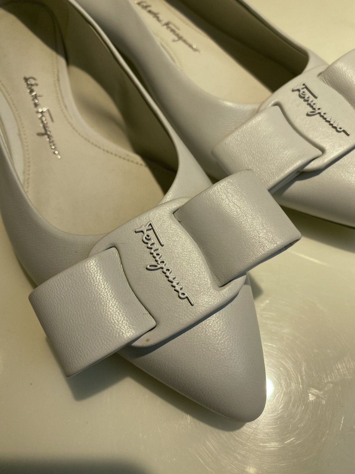 Salvatore Ferragamo Salvatore Ferragamo Viva White Leather Flat Shoes Size5 Size US 5 / IT 35 - 7 Thumbnail