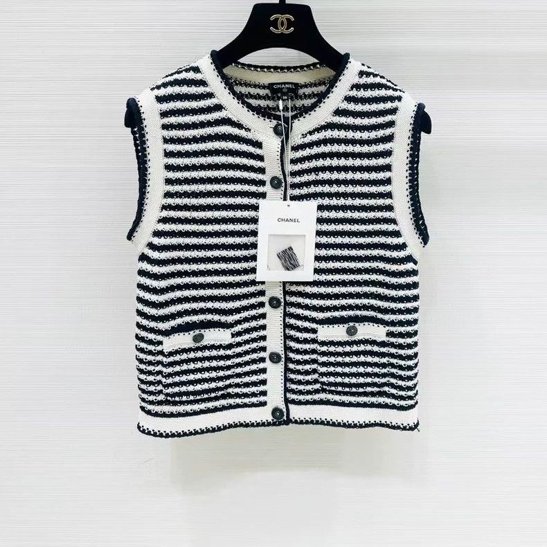 Chanel Chanel Spring and summer knitted vest Size XS / US 0-2 / IT 36-38 - 1 Thumbnail