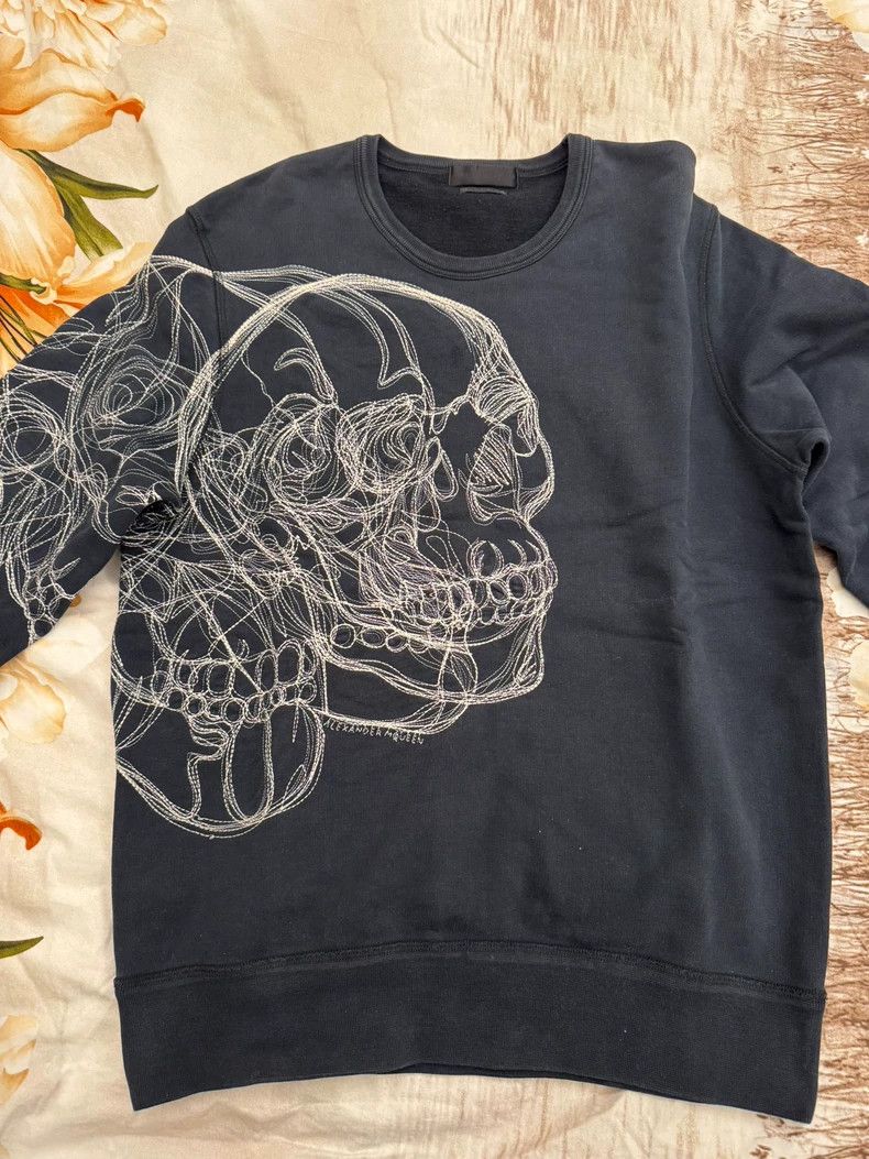 Alexander McQueen Alexander McQUEEN Sweatshirt with skull embroidery, limited Size US L / EU 52-54 / 3 - 1 Thumbnail