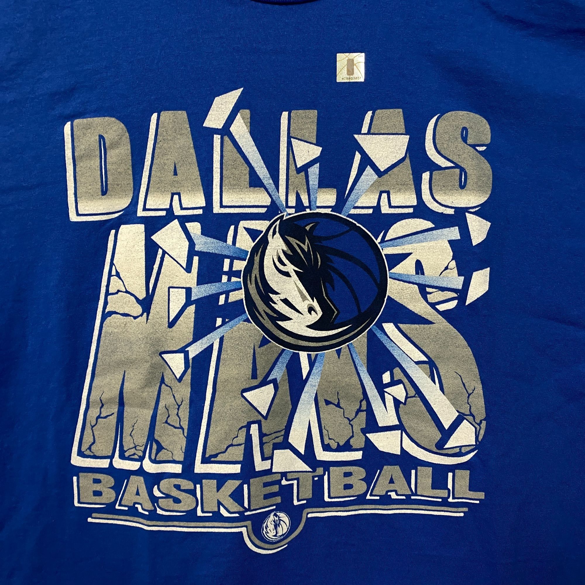 Junk Food Junk Food Dallas Mavericks Break Through Basketball T-Shirt Size US M / EU 48-50 / 2 - 2 Thumbnail