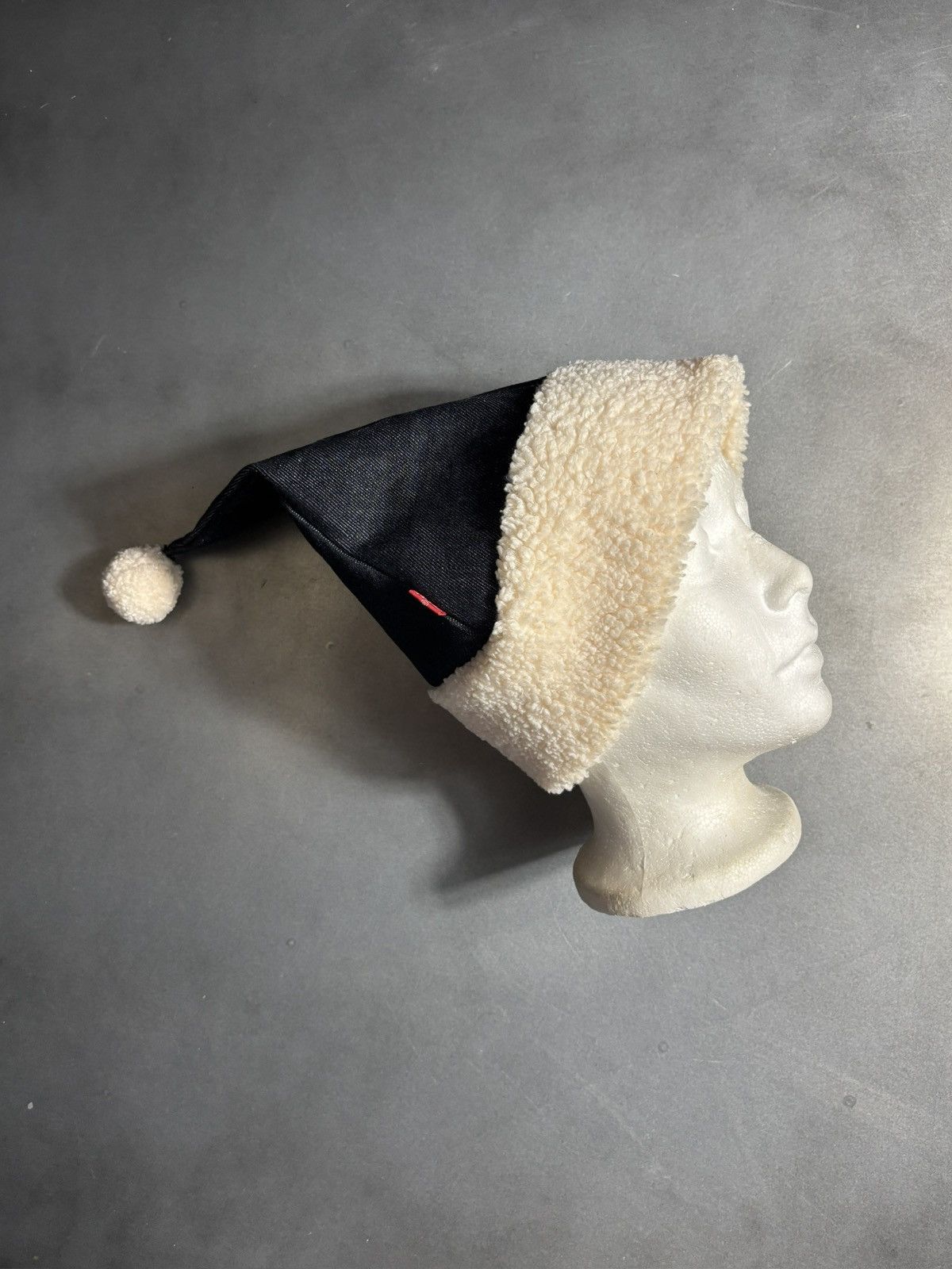 Levi's Levi's Santa Hat Red Tab Denim Silly Cap 2010s Pom Pom Elf Size ONE SIZE - 20 Thumbnail