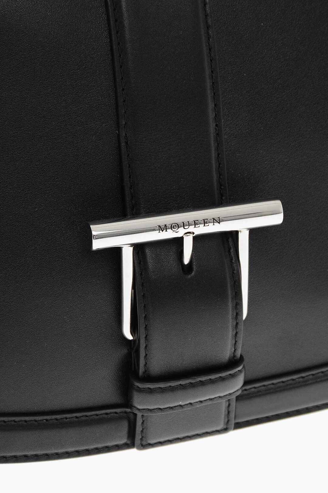 Alexander McQueen og1mm0426 Size: OS / Maxi Leather Saddle Bag in Black Size ONE SIZE - 4 Thumbnail