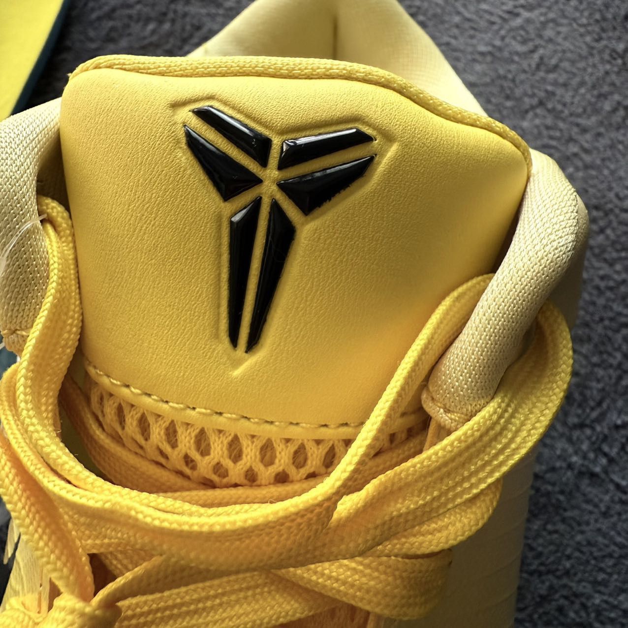 Nike Kobe 4 CHBL protro Size US 9 / EU 42 - 4 Thumbnail