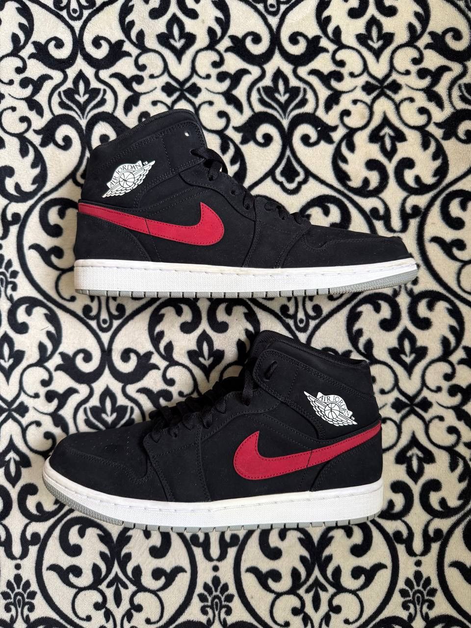 Jordan Brand Nike Air Jordan 1 Retro Mid Multicolor Swoosh Size US 10.5 / EU 43-44 - 1 Thumbnail