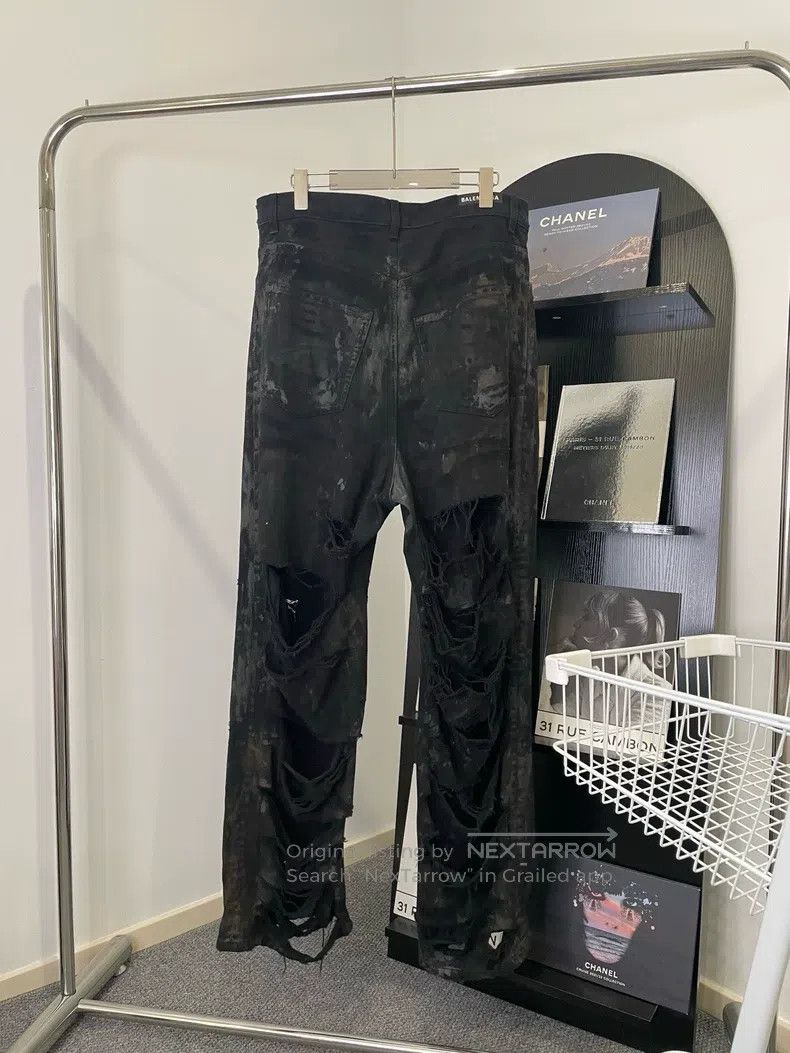 Balenciaga Balenciaga size M Solid Color Distressed Ripped Dirty Loos Size US 27 - 3 Thumbnail