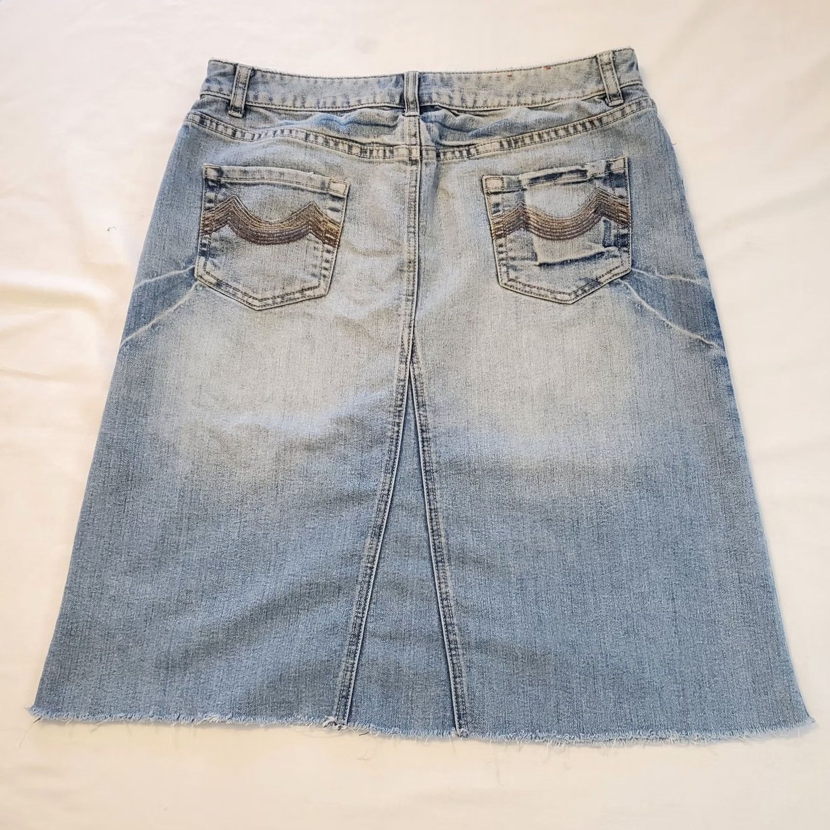 Mossimo VINTAGE Mossimo Denim Knee Length Skirt Button Zipper Pockets A-Line Solid Blue Womens 90s Hippie Western B OA Size 32" / US 10 / IT 46 - 2 Thumbnail