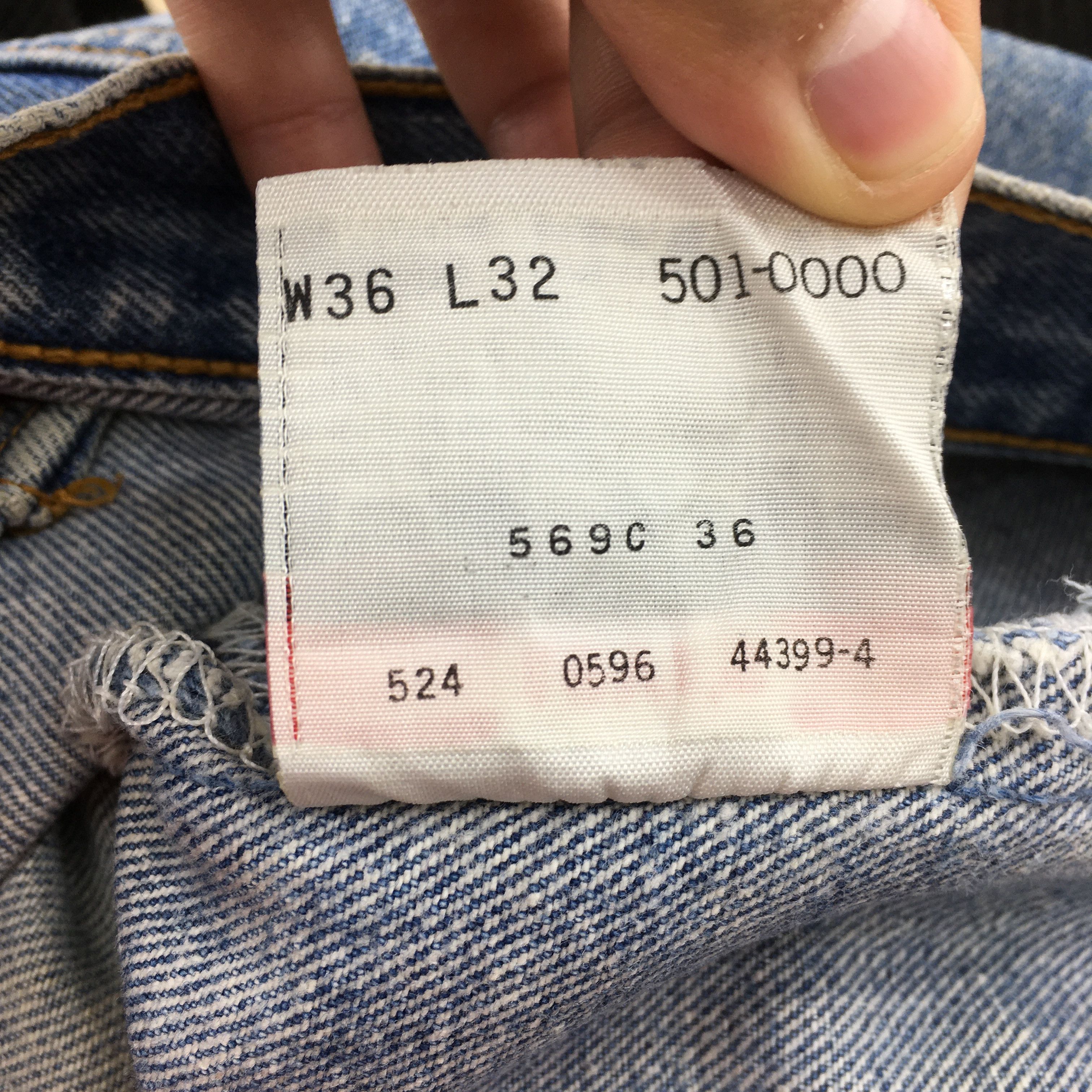 Size 32x27.5 Vintage 90s Levi's 501 Faded Blue Jeans