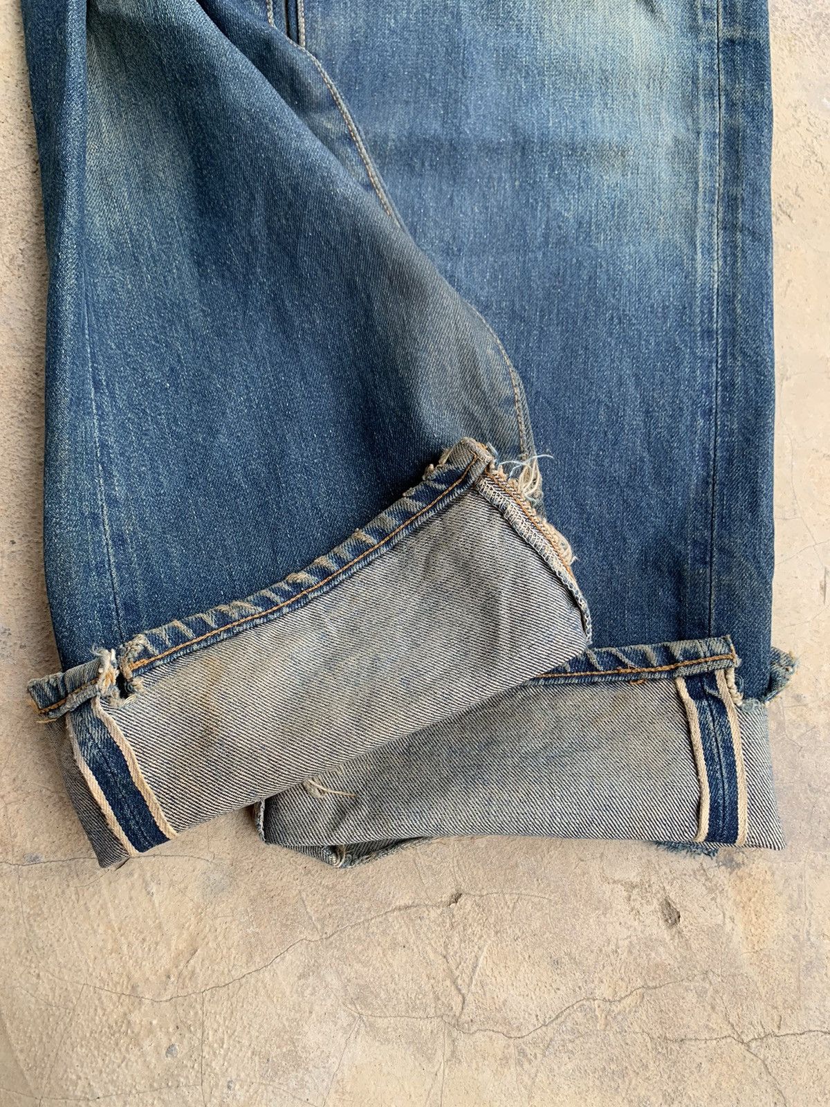 Levi's × Vintage Big E Vintage Levi’s 501 Redline Jeans Selvedge Distressed Size US 29 - 7 Thumbnail