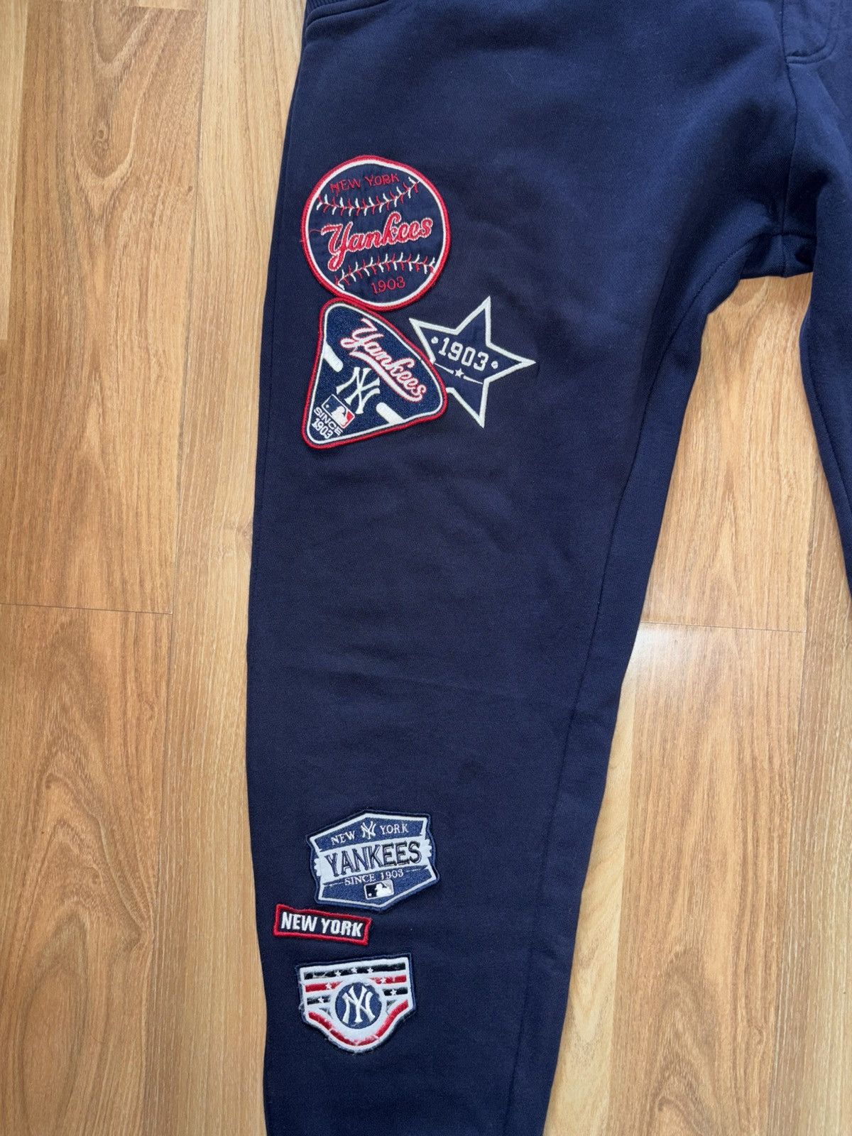 MLB VTG x MLB x Navy New York Yankees Logo Patched sweatpants Size US 36 / EU 52 - 3 Thumbnail