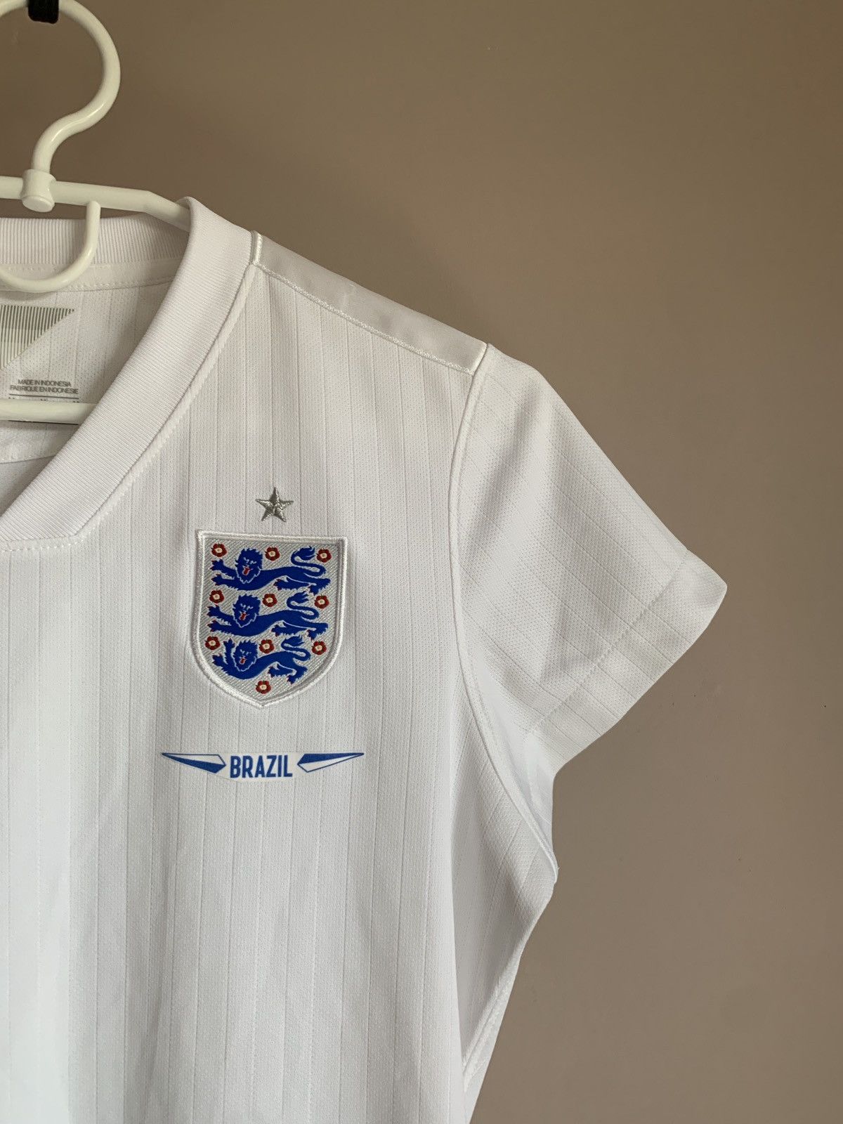 Nike Womens England 2014 Home Football Shirt Nike Soccer Jersey M Size M / US 6-8 / IT 42-44 - 4 Thumbnail