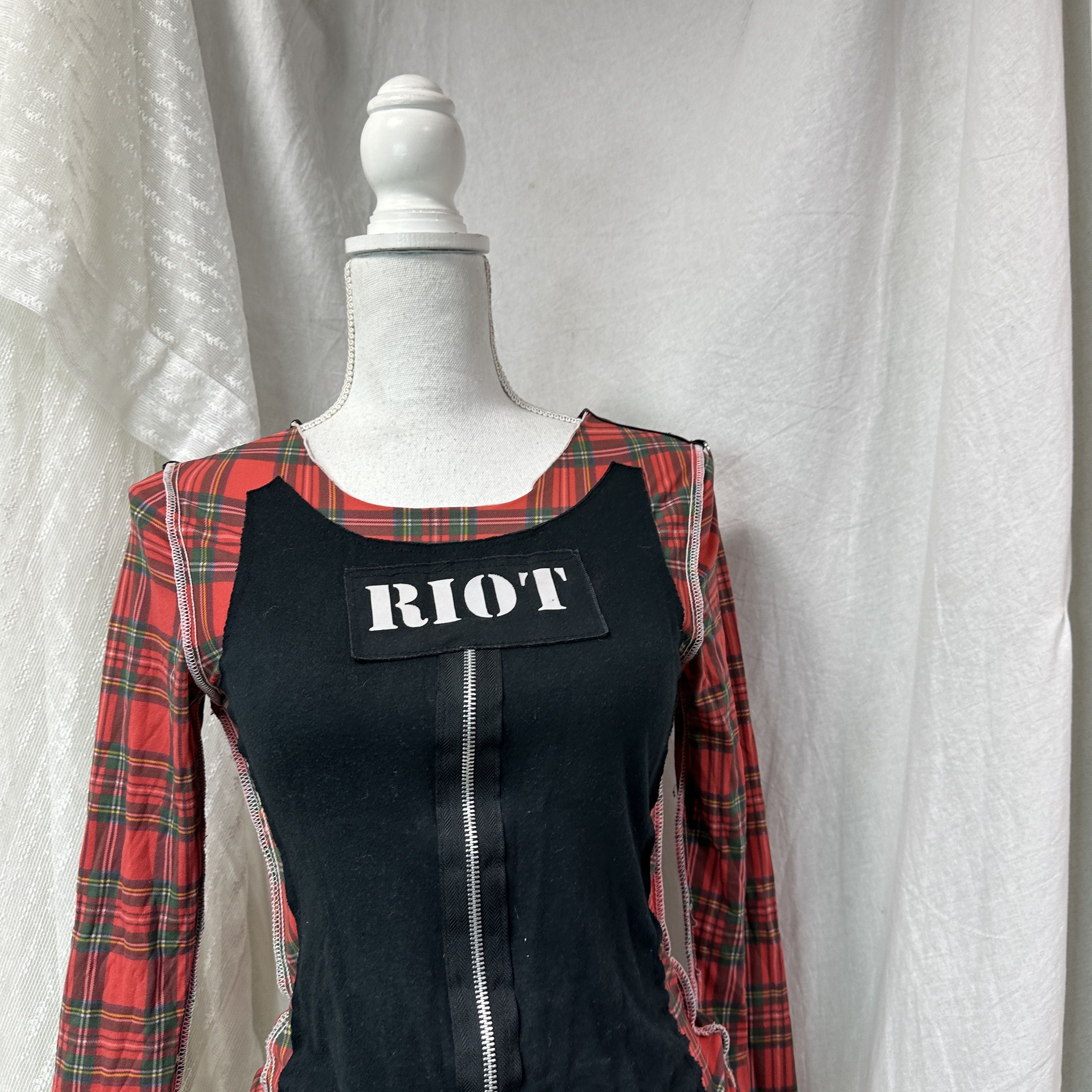 Vintage Vintage Avant Garde Tartan Riot Punk Meshtop 00s Size S / US 4 / IT 40 - 6 Thumbnail