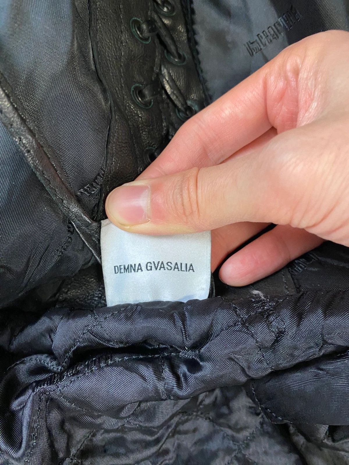 Vetements VETEMENTS SS19 OVERSIZED RUNWAY GIMP LEATHER MASK PARKA SZ:M Size US M / EU 48-50 / 2 - 16 Thumbnail