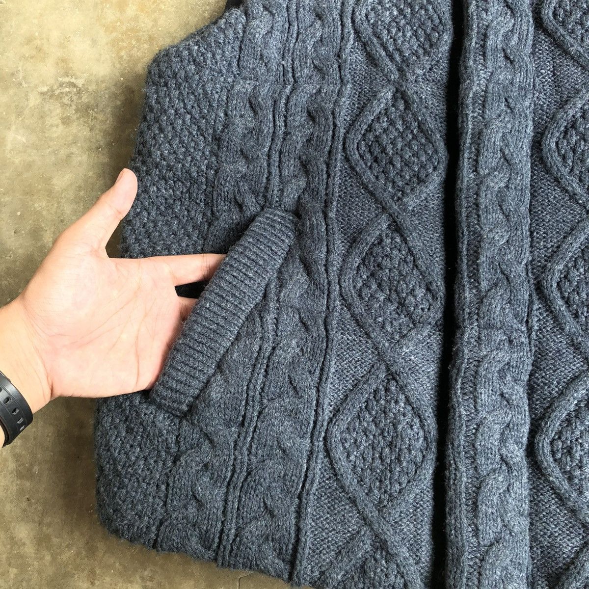 Japanese Brand 2000s Joey Factory Knitted Wool Cable Pattern Vest Luxury Size US M / EU 48-50 / 2 - 7 Thumbnail