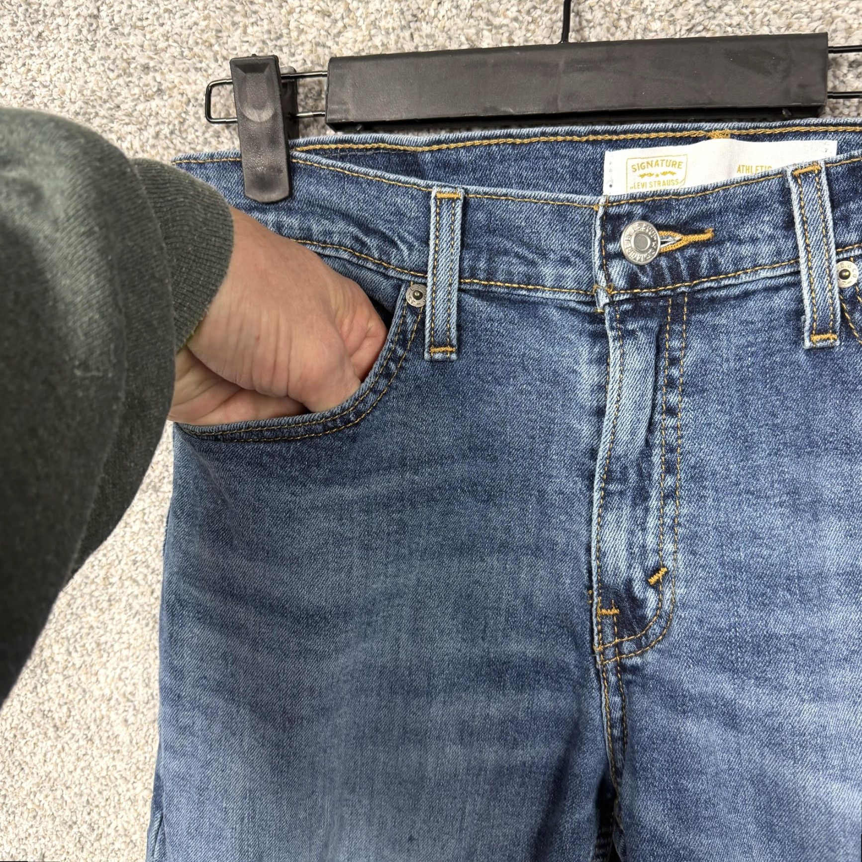 Vintage Signature Levis Jeans Mens 30x30 Athletic Blue Denim Tapered Streetwear Size US 30 / EU 46 - 6 Thumbnail