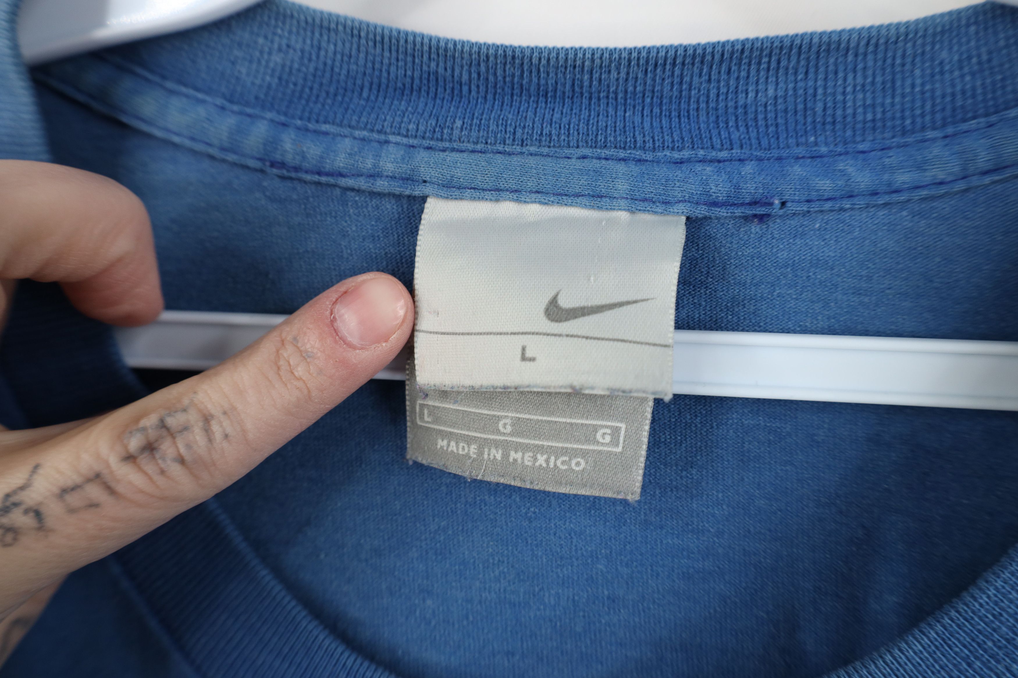 Nike Vintage Nike Travis Scott Center Swoosh Long Sleeve T-Shirt Size US L / EU 52-54 / 3 - 5 Thumbnail