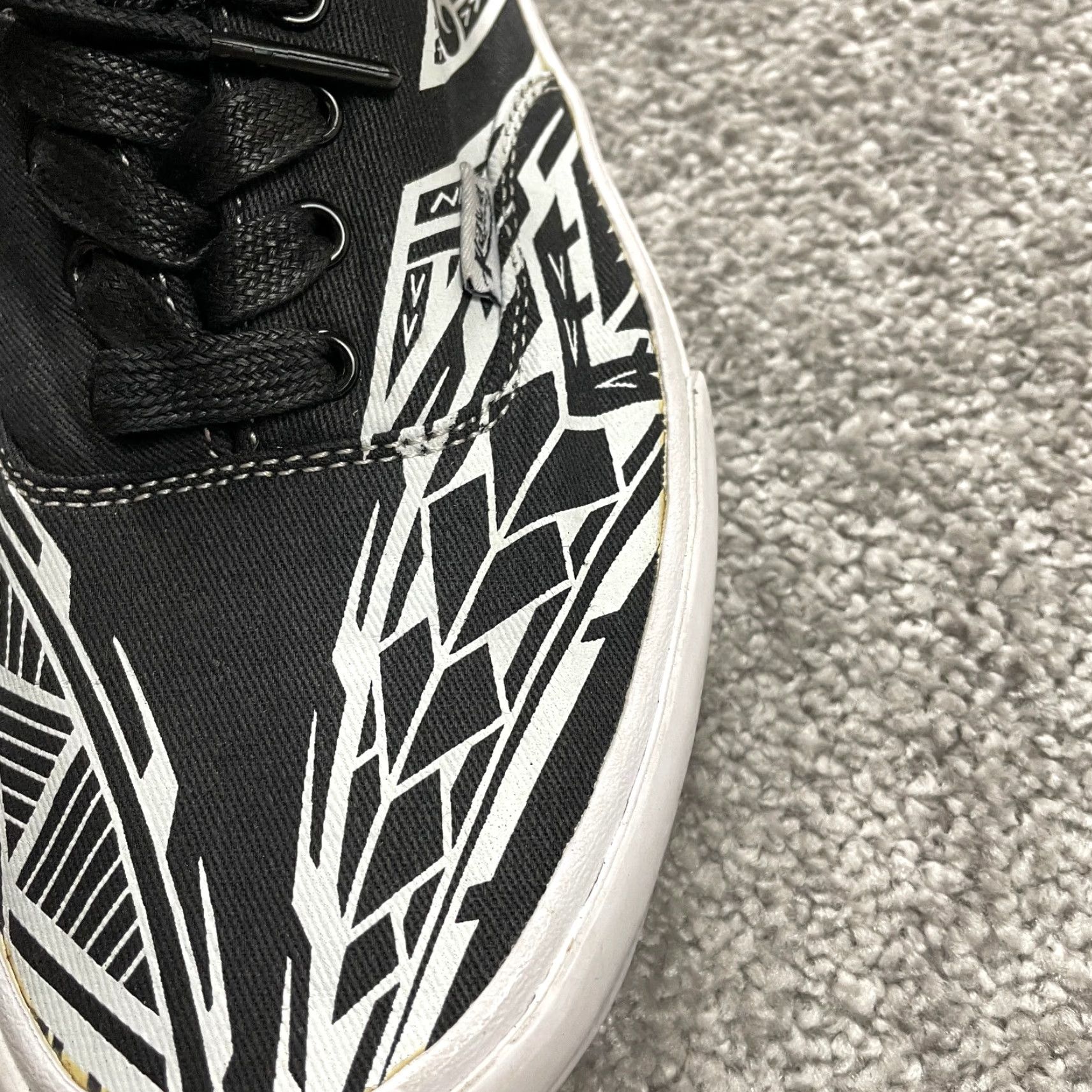 Vintage Kava Low Top Skate Shoes Sneakers Unisex Black Tribal Print Mens 6.5 / Womens 8 Basketball, Athletic, Casual Shoes Size M / US 6-8 / IT 42-44 - 7 Thumbnail