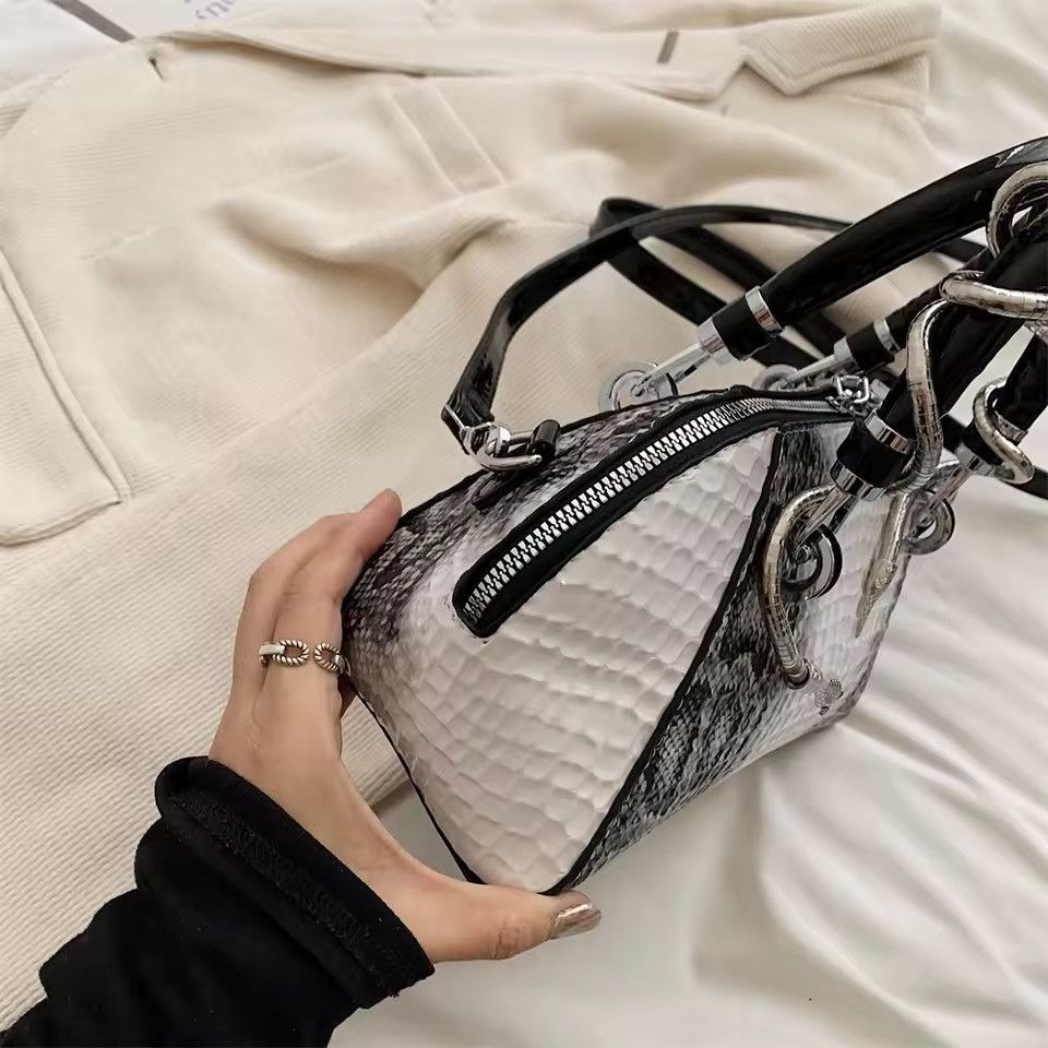 Other Designer PU Leather Crocodile Pattern Shoulder Crossbody Bag Size ONE SIZE - 8 Thumbnail