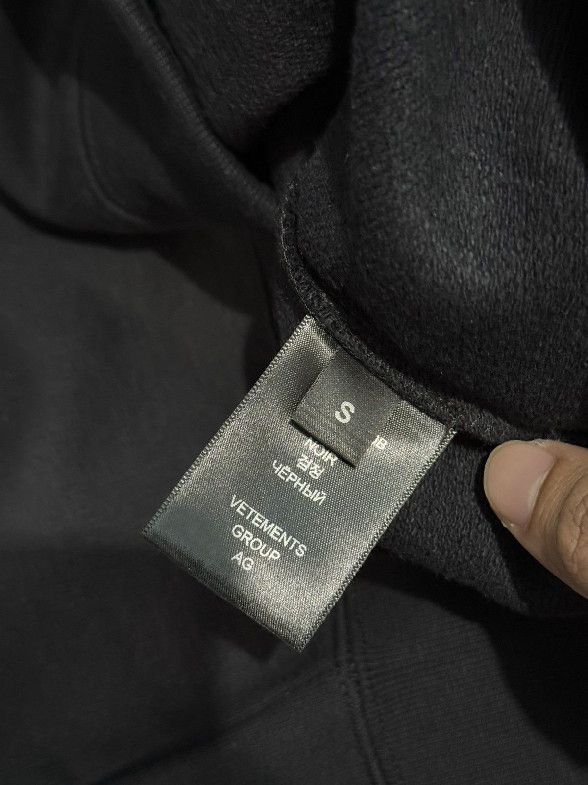 Vetements Controversial Vetements Black Translation Hoodie Size US S / EU 44-46 / 1 - 7 Thumbnail