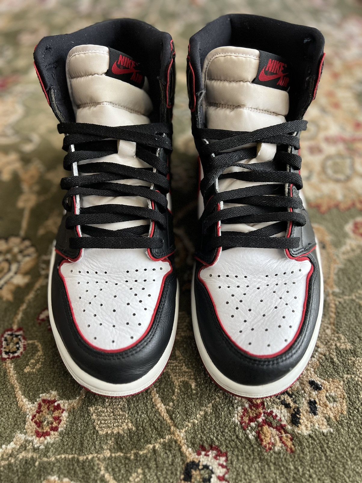 Jordan Brand Jordan 1 Retro High Bloodline Size US 10 / EU 43 - 3 Thumbnail