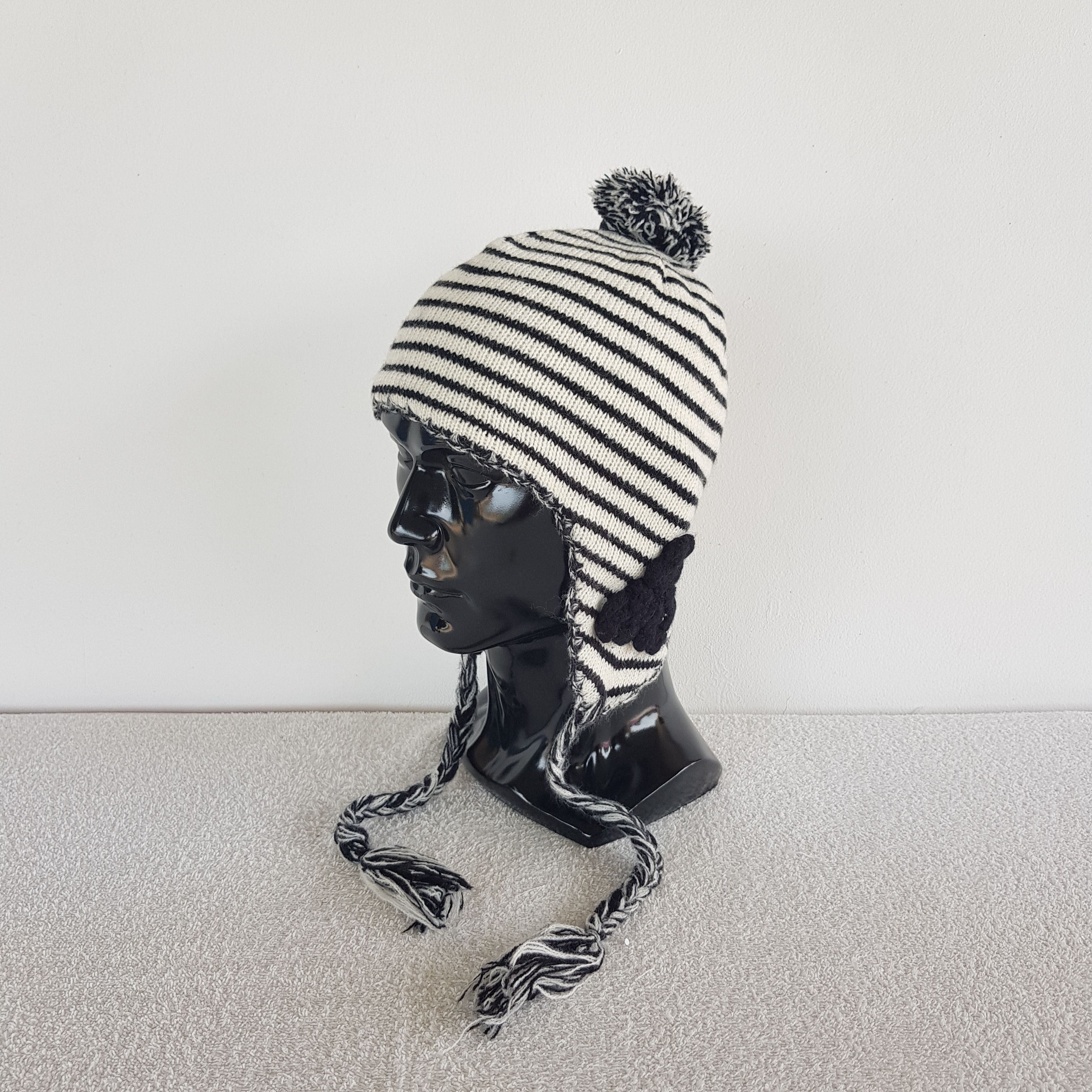 Aran Isles Knitwear Vintage Striped Earflap Beanie Ribbed Knit Snow Caps Hats. Size ONE SIZE - 1 Thumbnail