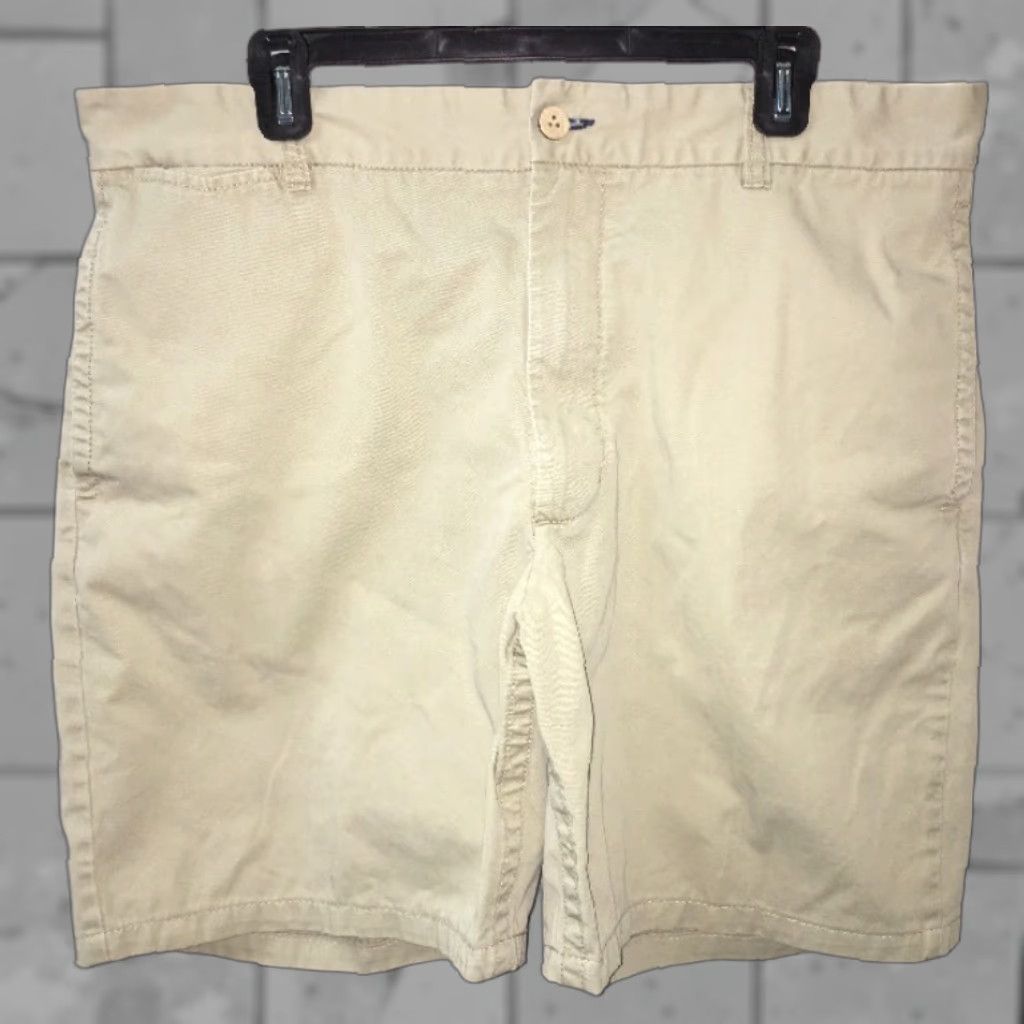 Tommy Bahama Tommy Bahama Mens Casual Shorts Beige Solid 38 Chino Style Size 38 Mens Size US 38 / EU 54 - 1 Thumbnail