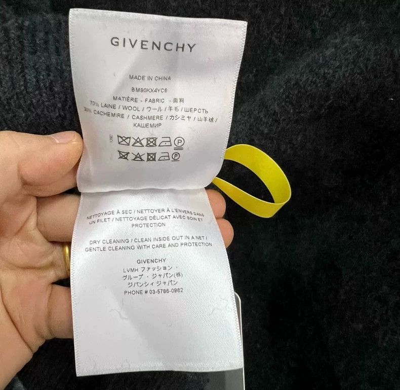 Givenchy Givenchy Geometric Pattern Printed Hoodie 2506-Nextarrow Size US S / EU 44-46 / 1 - 3 Thumbnail