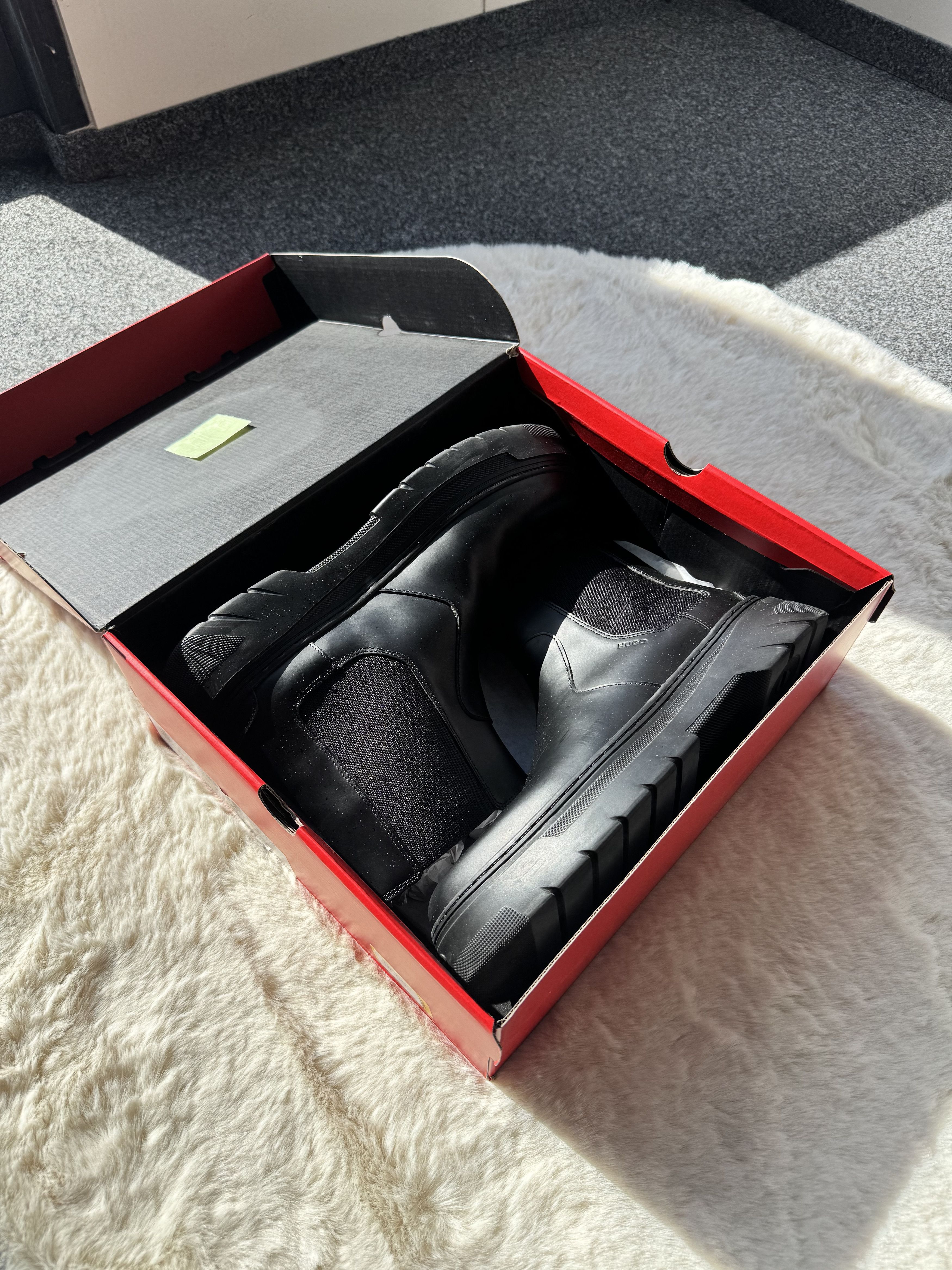 Hugo Boss Hugo Urian black leather men's ankle chelsea boots Size US 12 / EU 45 - 10 Thumbnail