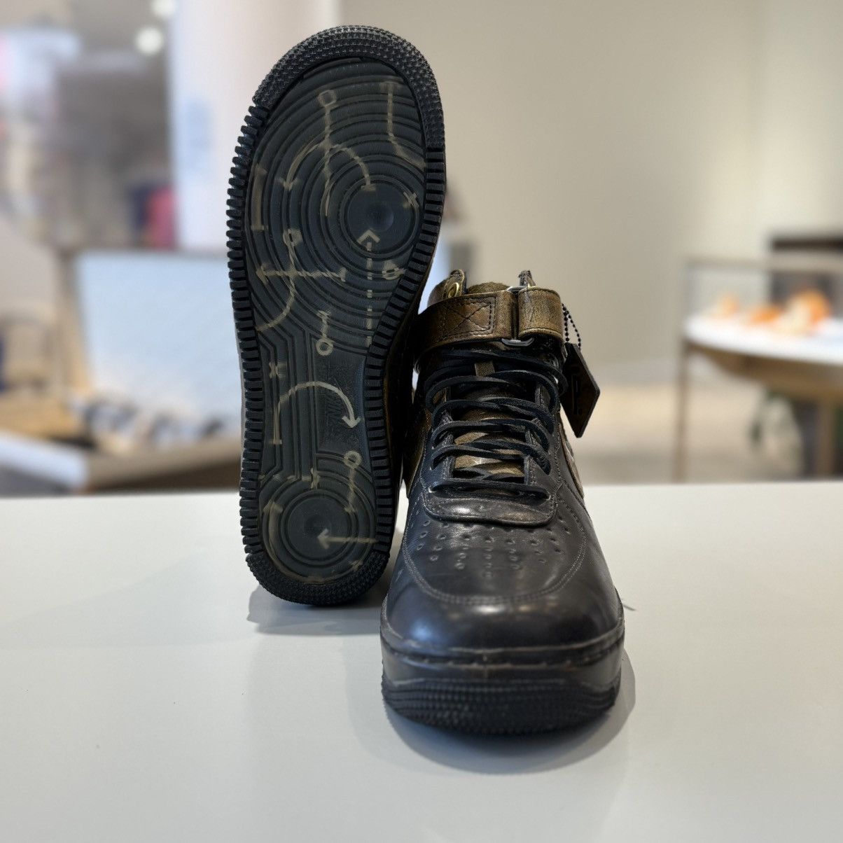 Nike Nike Air Force 1 High Pigalle Black Gold Size US 8 / EU 41 - 4 Thumbnail