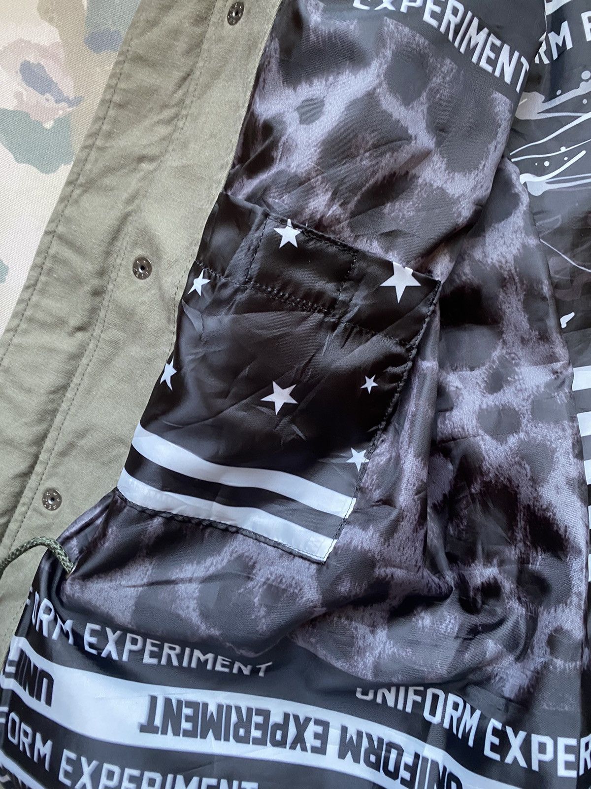 uniform experiment Rare Uniform Experiment M-51 Multi Wappen Parka, L used Size US L / EU 52-54 / 3 - 13 Thumbnail