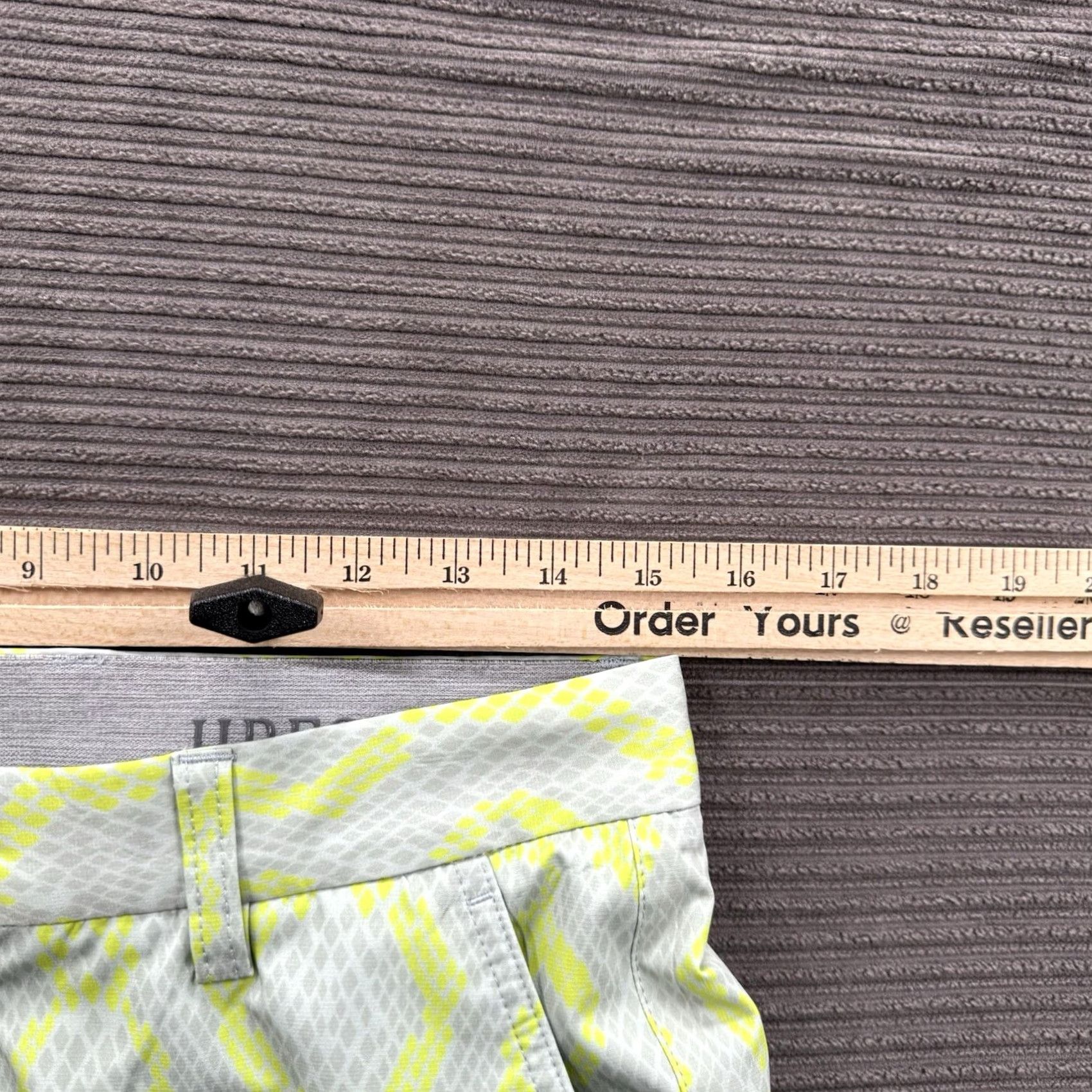 Vintage Hreski Golf Shorts Men 30 Gray Snakeskin Polyester Golfing Performance Athletic Chino Casual Pockets Zipper Logo Flat Front Back Elastic Size US 30 / EU 46 - 5 Thumbnail