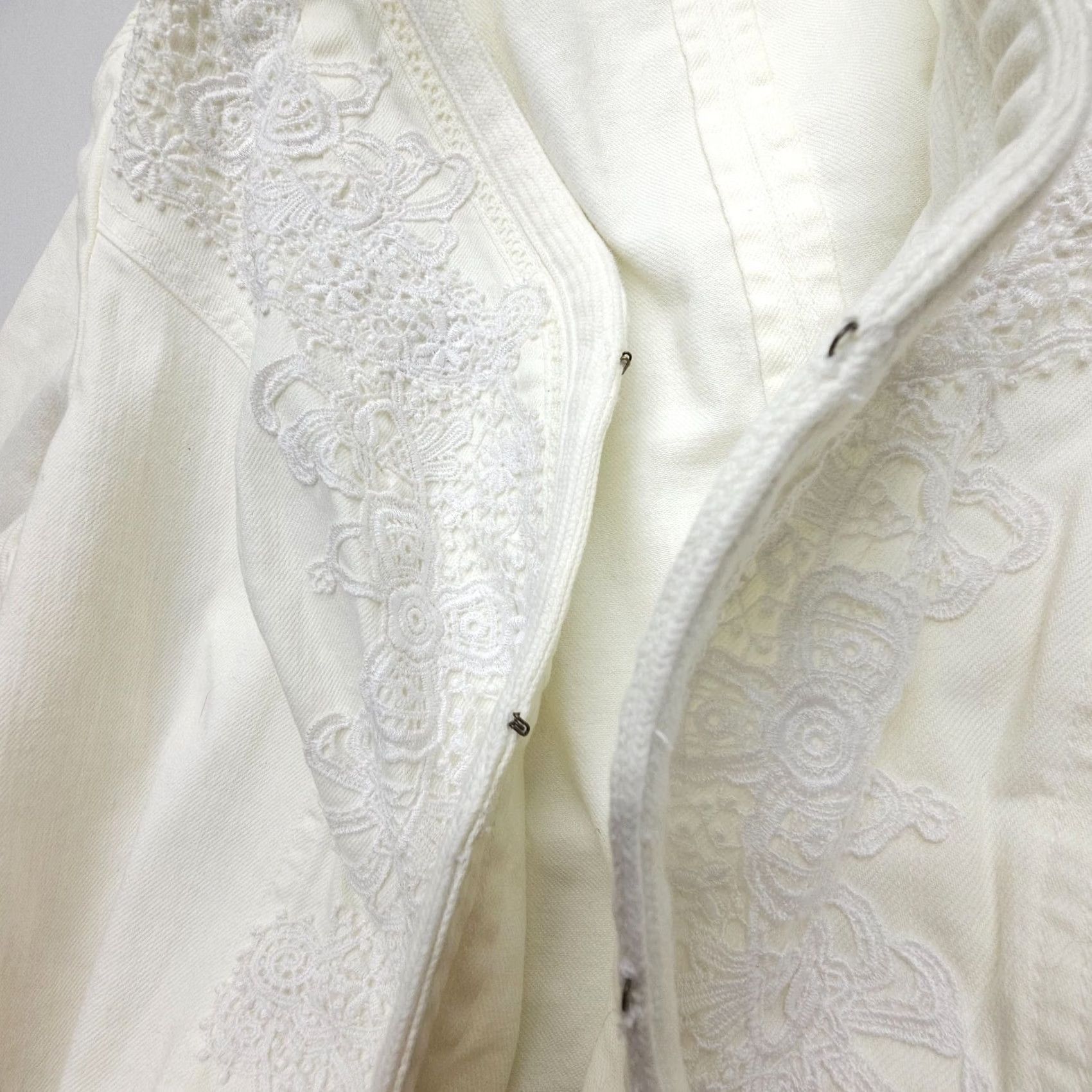 Ralph Lauren Lauren Ralph Lauren White Denim Eyelet Jacket 1X Floral Embroidered Jacket Woman Bohemian Size XL / US 12-14 / IT 48-50 - 6 Thumbnail