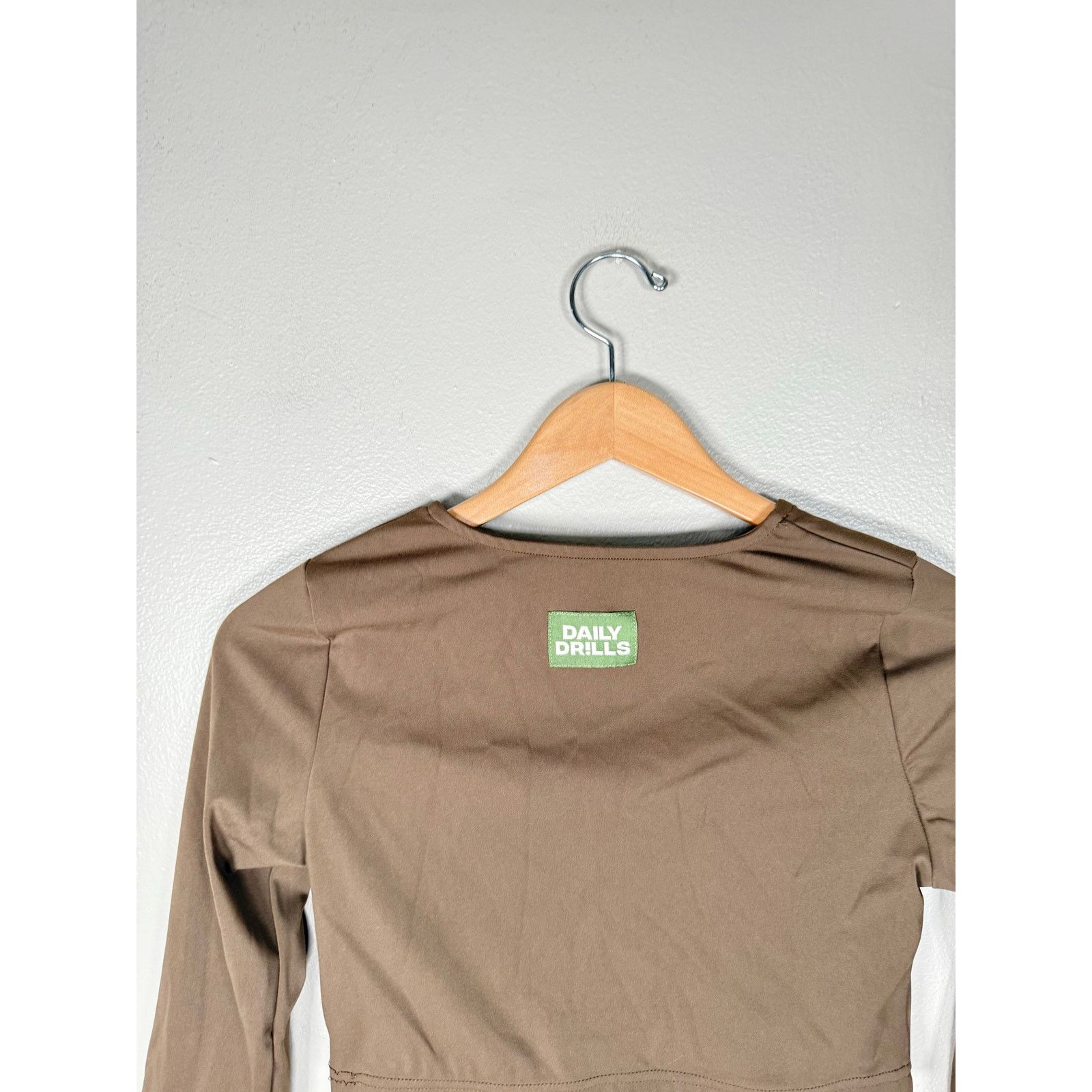 Designer NWT Daily Drills Go! Cropped Long Sleeve - Coco - M Size M / US 6-8 / IT 42-44 - 7 Thumbnail
