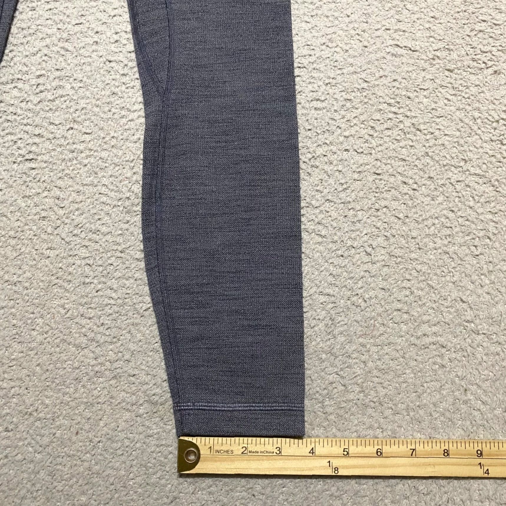 Lululemon Lululemon sz 4 Align Capri Leggings Heather Gray High Rise Skinny Womens Size 27" / US 4 / IT 40 - 5 Thumbnail