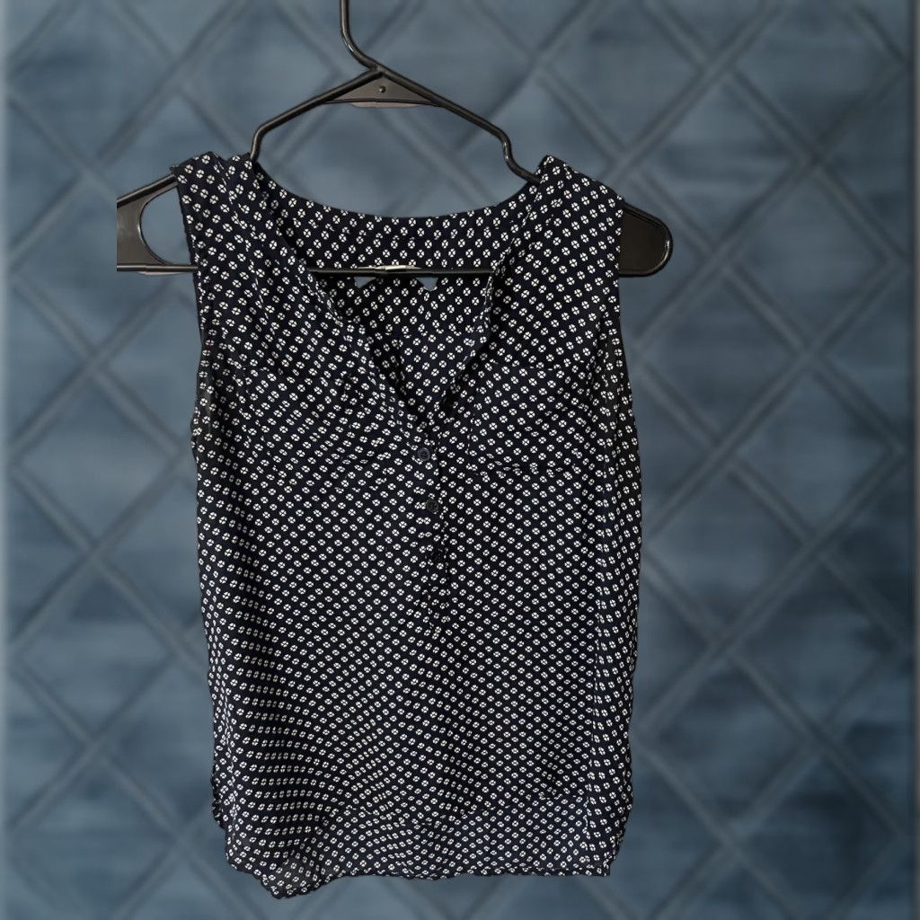 Loft LOFT Women Blouse Tank Top Shirt Woven Geometric Sleeveless Blue White Reg—Note: Must use only words from original title; "Reg" not in title. Size S / US 4 / IT 40 - 1 Thumbnail