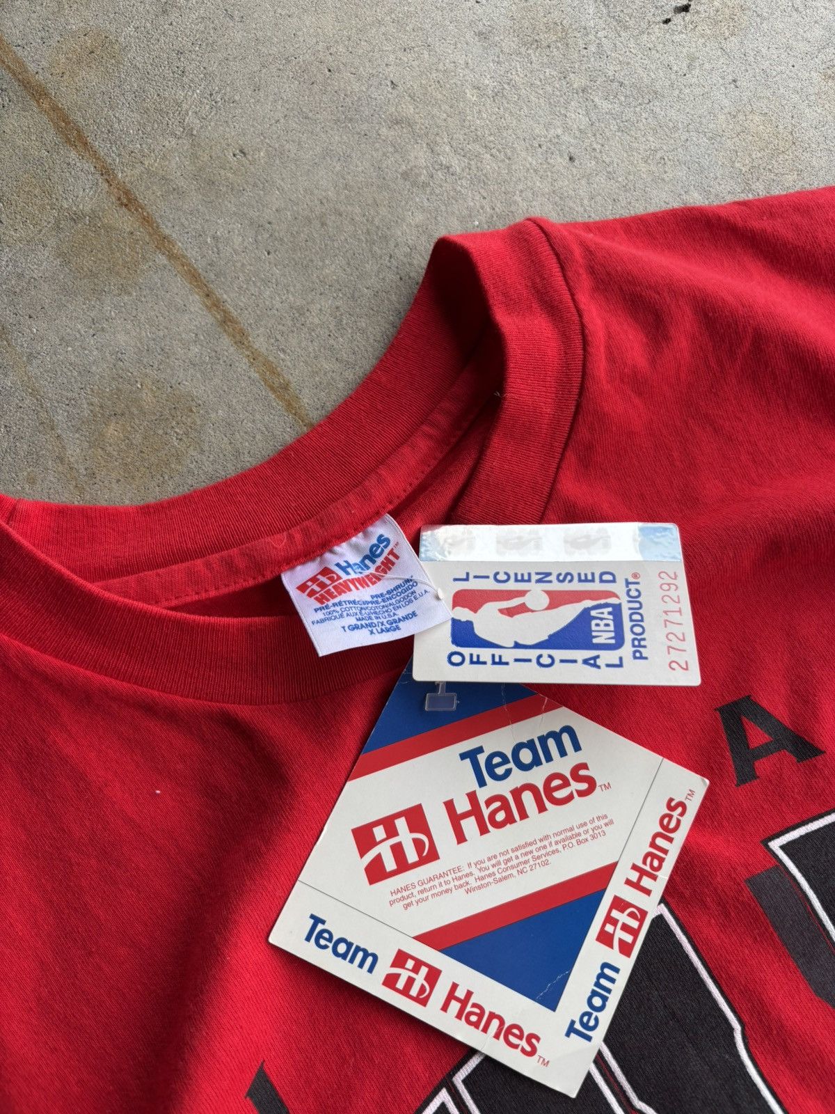 Hanes × NBA × Vintage Crazy 90s Deadstock Chicago Bulls Team Hanes Promo Shirt Size US XL / EU 56 / 4 - 4 Thumbnail