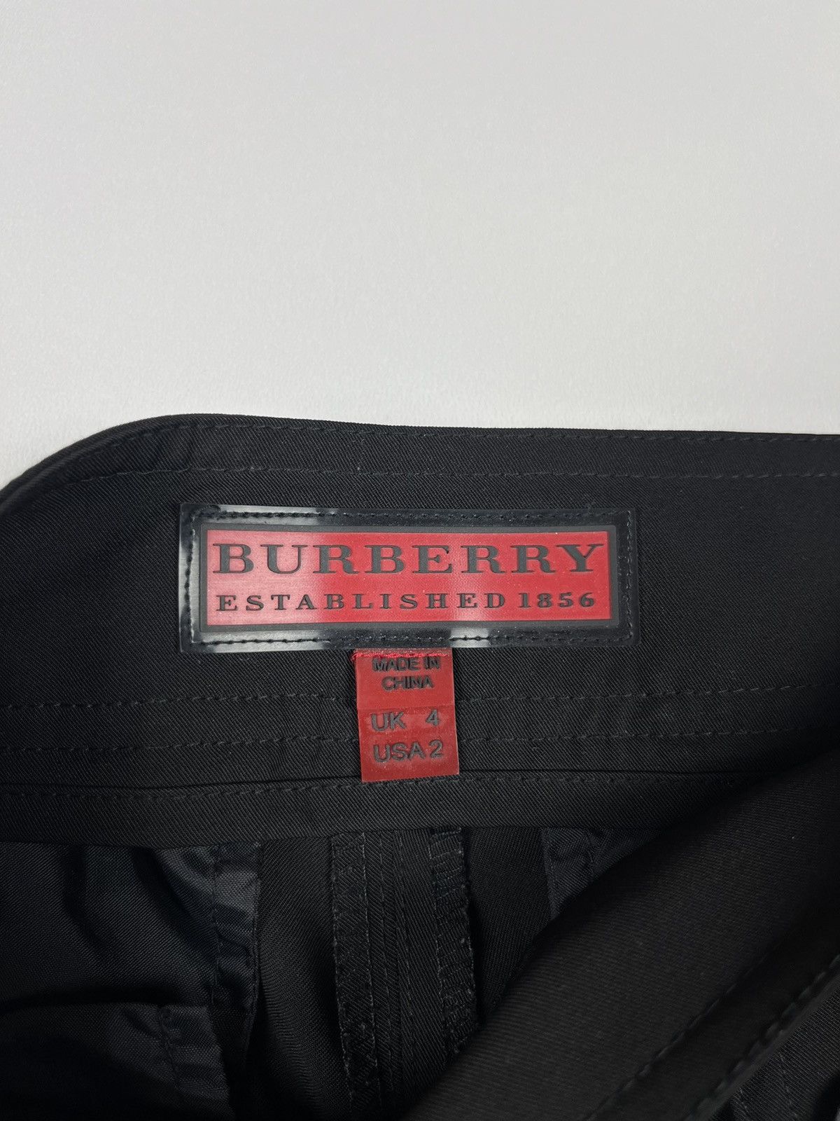 Burberry Burberry Established 1856 Red Tab Nylon Black Pants Size US2 Size 26" / US 2 / IT 38 - 12 Thumbnail