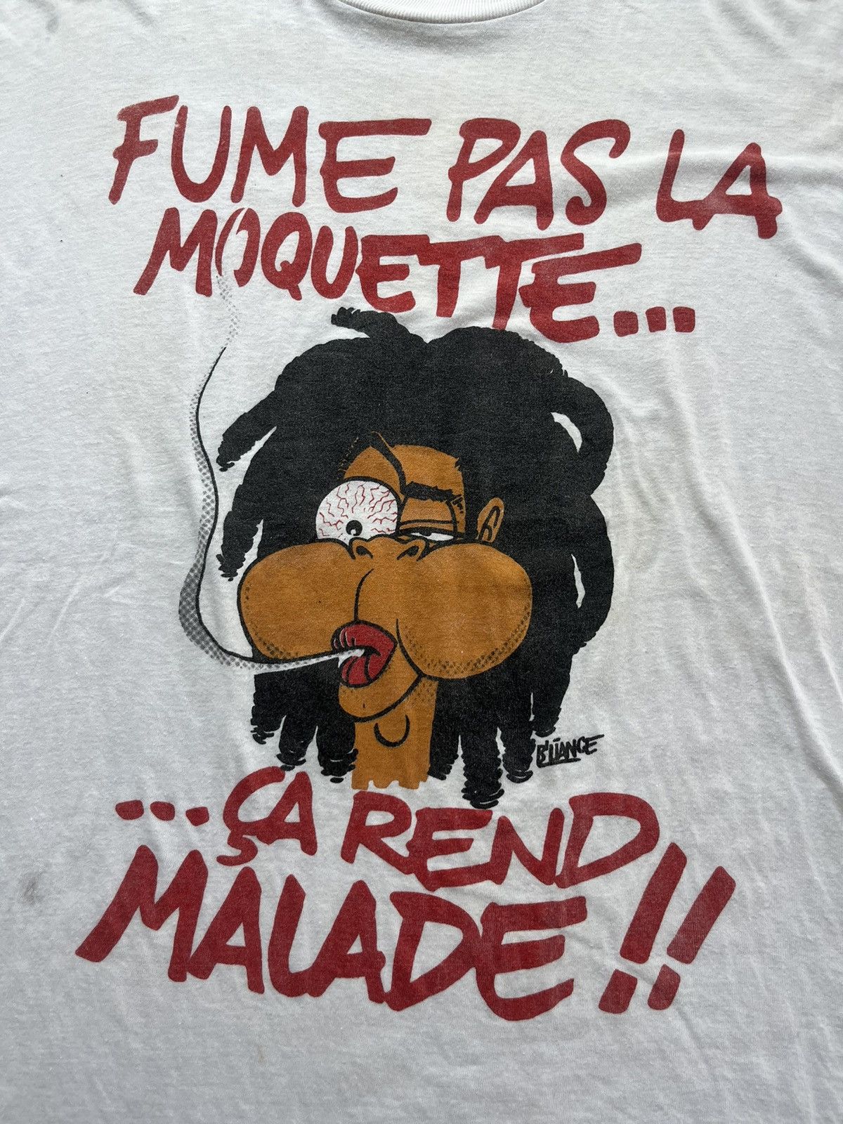 Vintage Vintage Fume Pas La Moquette… Ca Rend Malade !! 90’s T-shirt Size US XL / EU 56 / 4 - 5 Thumbnail