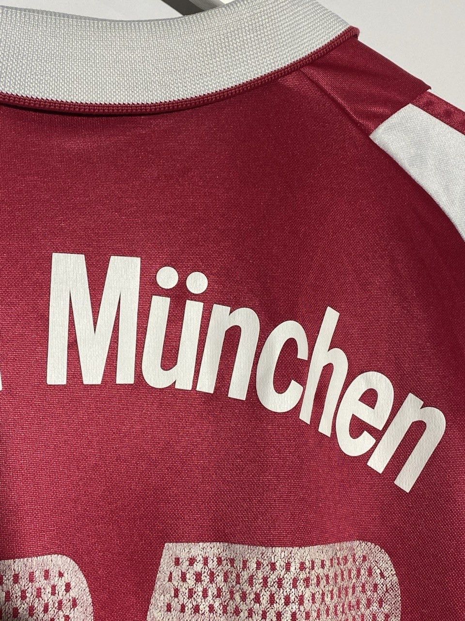 Adidas Vintage Adidas #23 Hargreaves Bayern Munich Soccer Jersey Size US XL / EU 56 / 4 - 14 Thumbnail