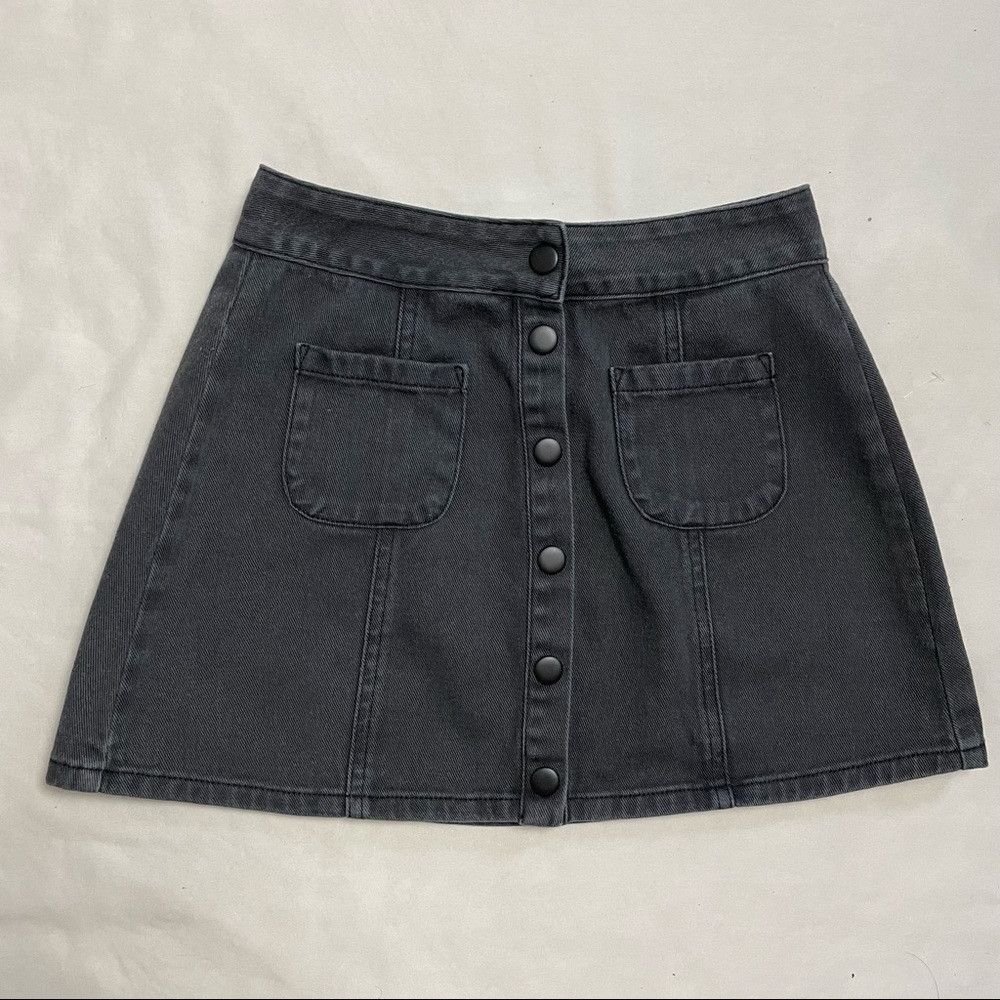 Brandy Melville Brandy Melville Faded Black A-line Denim Mini Skirt Size 25 Size 25" / US 0 / IT 36 - 5 Thumbnail