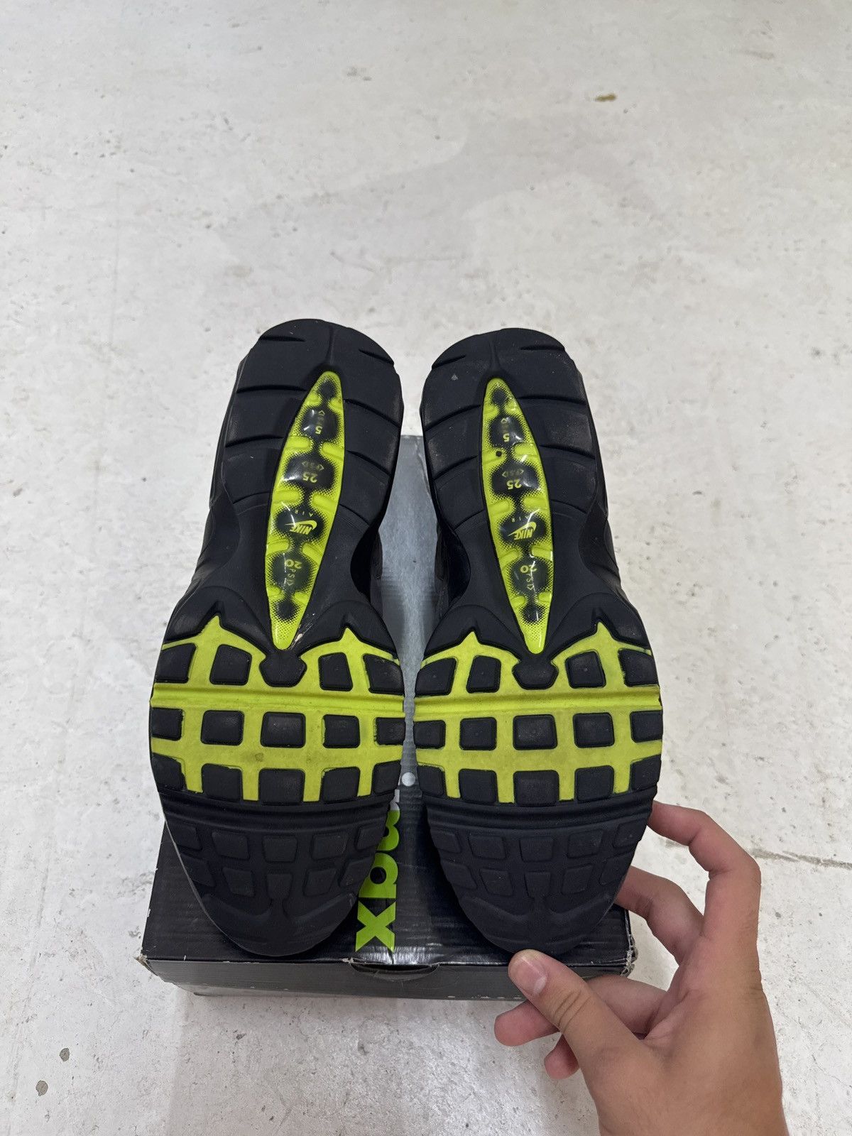 Nike Nike airmax 95 og neon Size US 11.5 / EU 44-45 - 6 Thumbnail