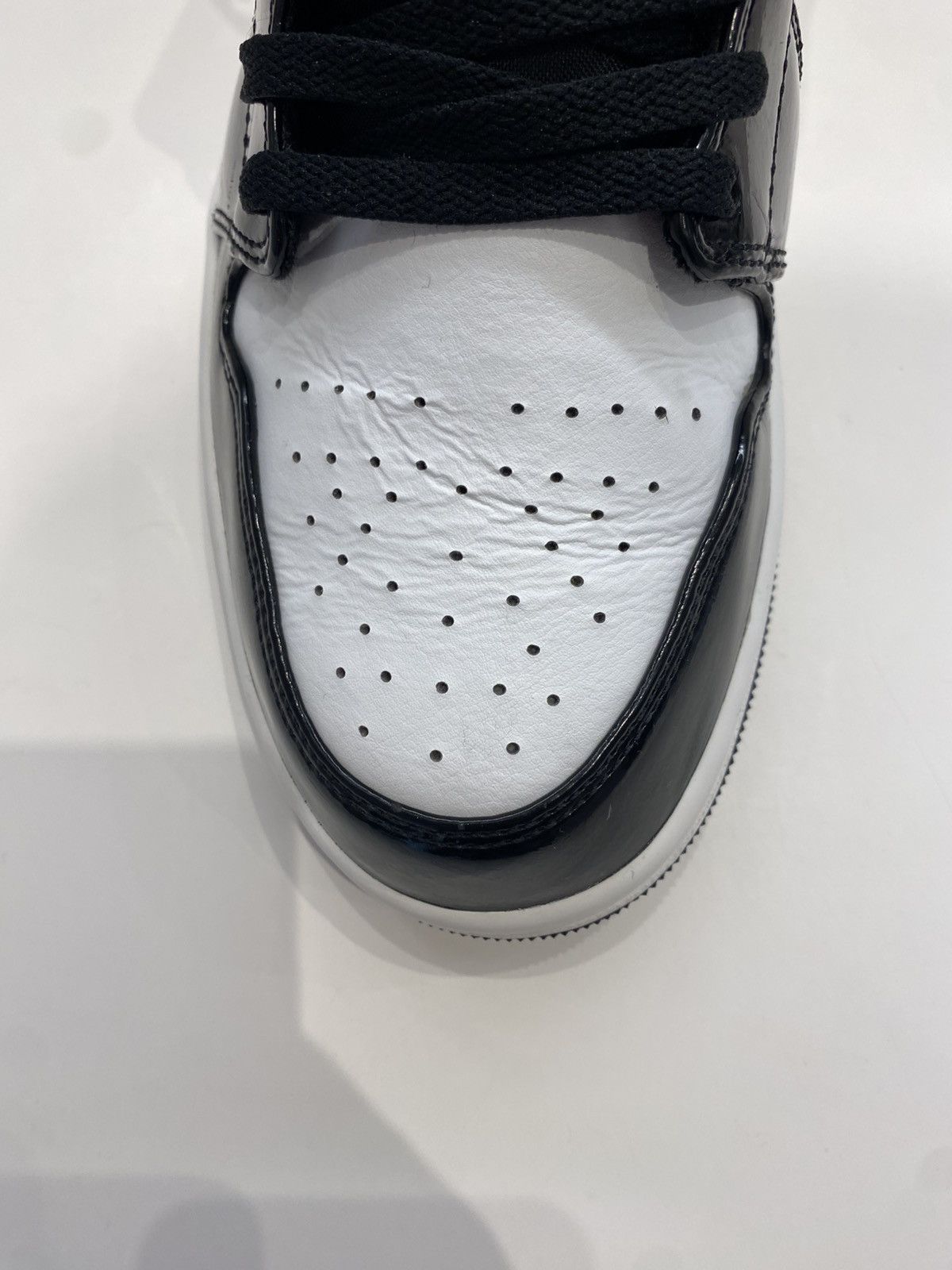 Jordan Brand × Nike Nike Jordan 1 Mid, Carbon Fiber Size US 11 / EU 44 - 9 Thumbnail