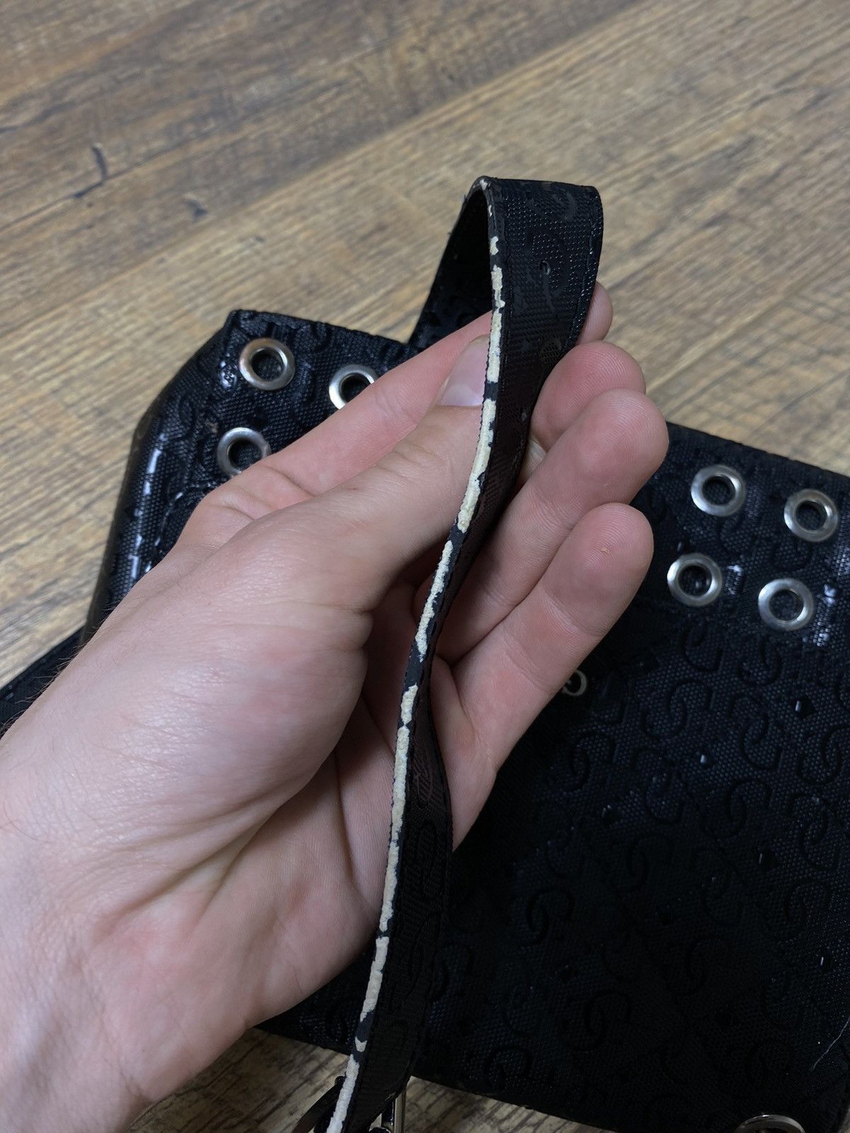 Designer × Guess × Vintage Guess Black Crossbody Bag with Grommets Stylish & Authentic Size ONE SIZE - 9 Thumbnail