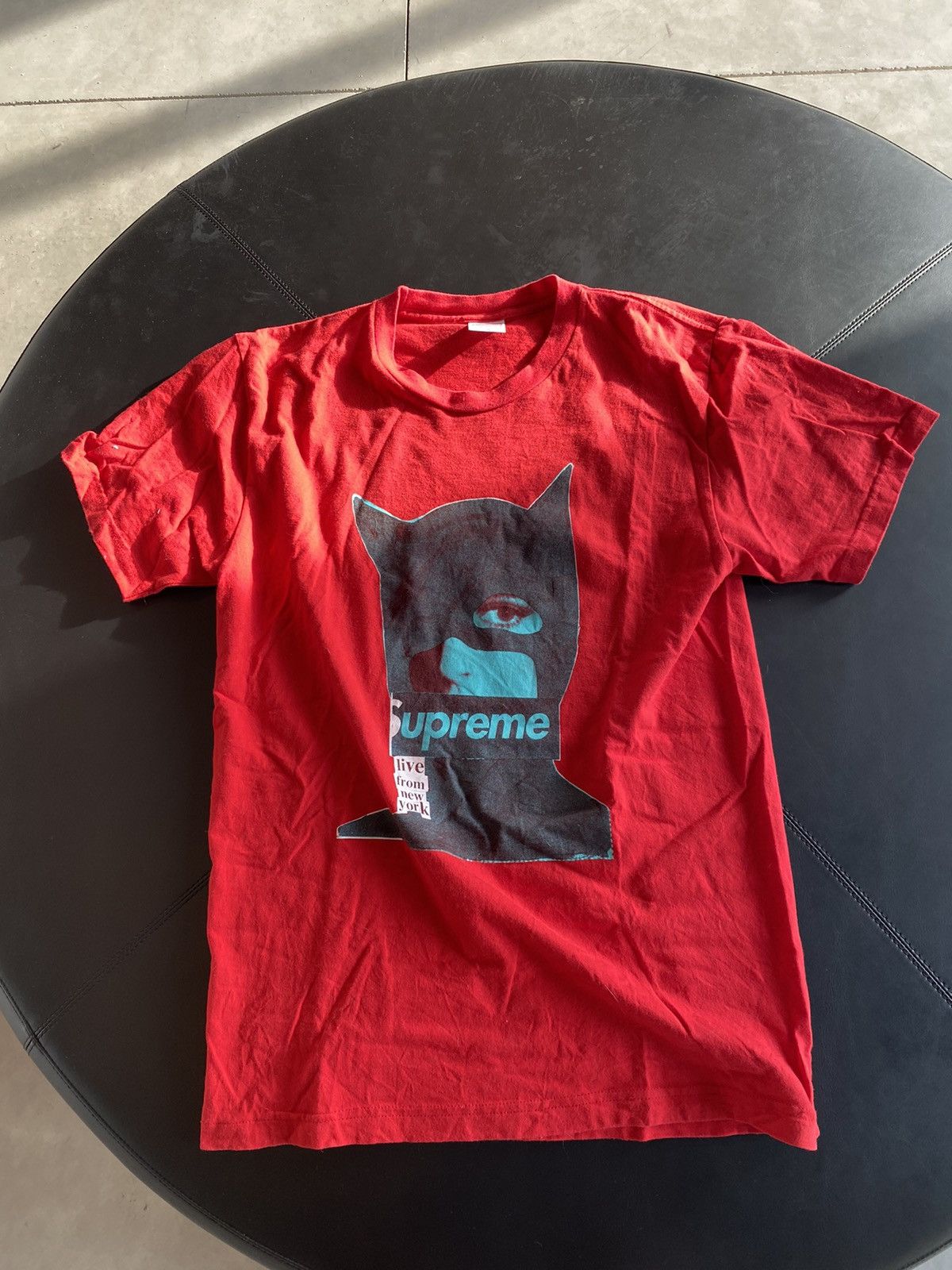 Supreme Supreme Cat Woman Live From NY Tee Red Size US M / EU 48-50 / 2 - 1 Thumbnail