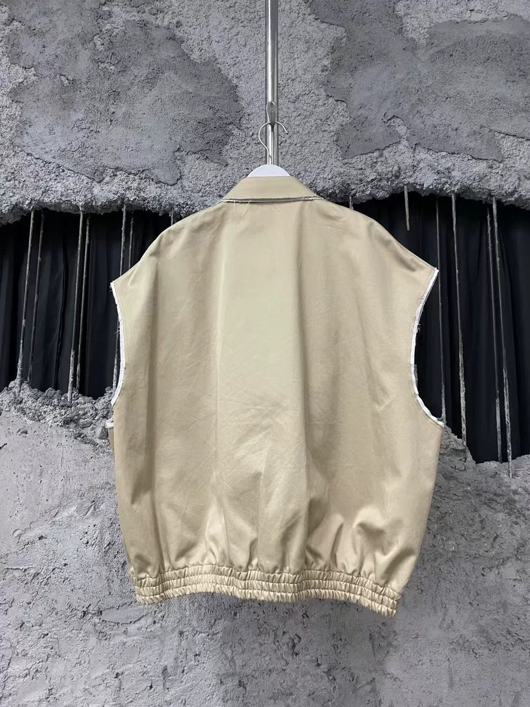 Miu Miu MiuMiu Khaki Patch Distressed Sleeveless Vest Size US S / EU 44-46 / 1 - 2 Thumbnail