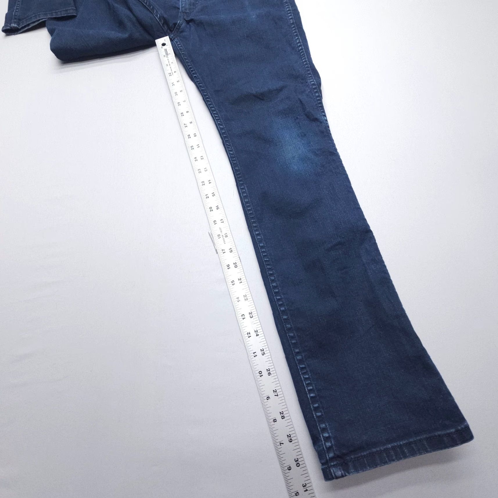 Levi's Levi's 511 Skinny Fit Jeans Mens 32 x 32 Dark Wash Blue Denim Slim Flex Size US 32 / EU 48 - 4 Thumbnail