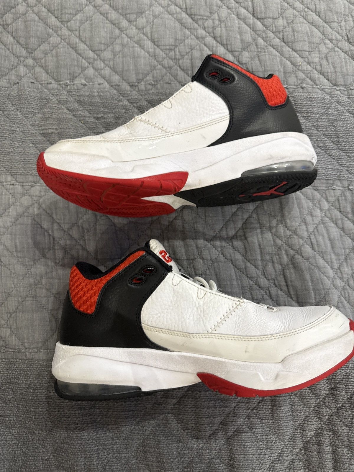 Jordan Brand Air Jordan Max Aura 3 Size US 8.5 / EU 41-42 - 2 Thumbnail