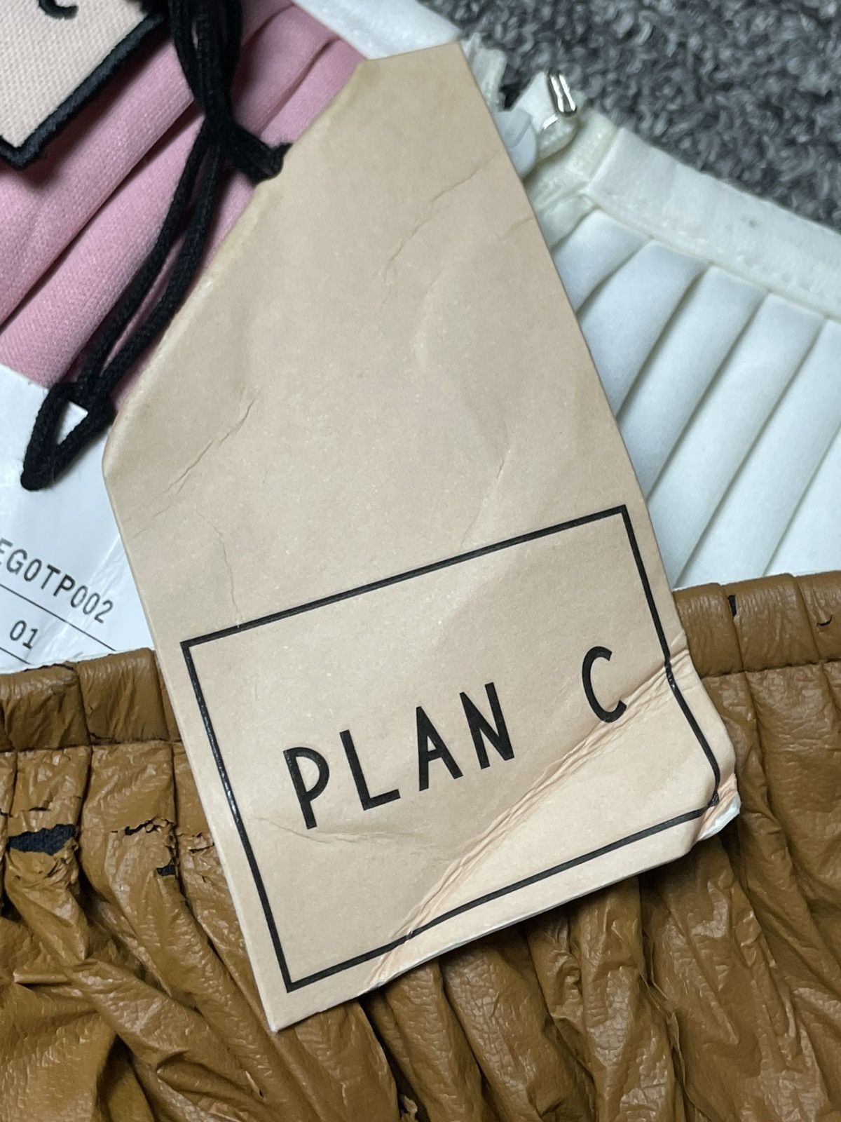 Japanese Brand × Plan C × Vintage PLAN C Colour Block Faux Leather Pleated Skirt (93) Size 28" / US 6 / IT 42 - 12 Thumbnail