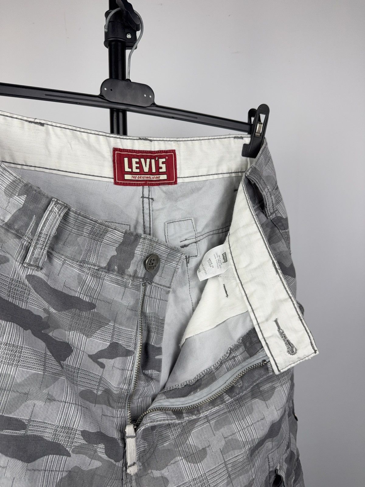 Levi's Retro 00s Levi’s Cargo Shorts Millitary Camo Plaid Utility Size US 34 / EU 50 - 11 Thumbnail