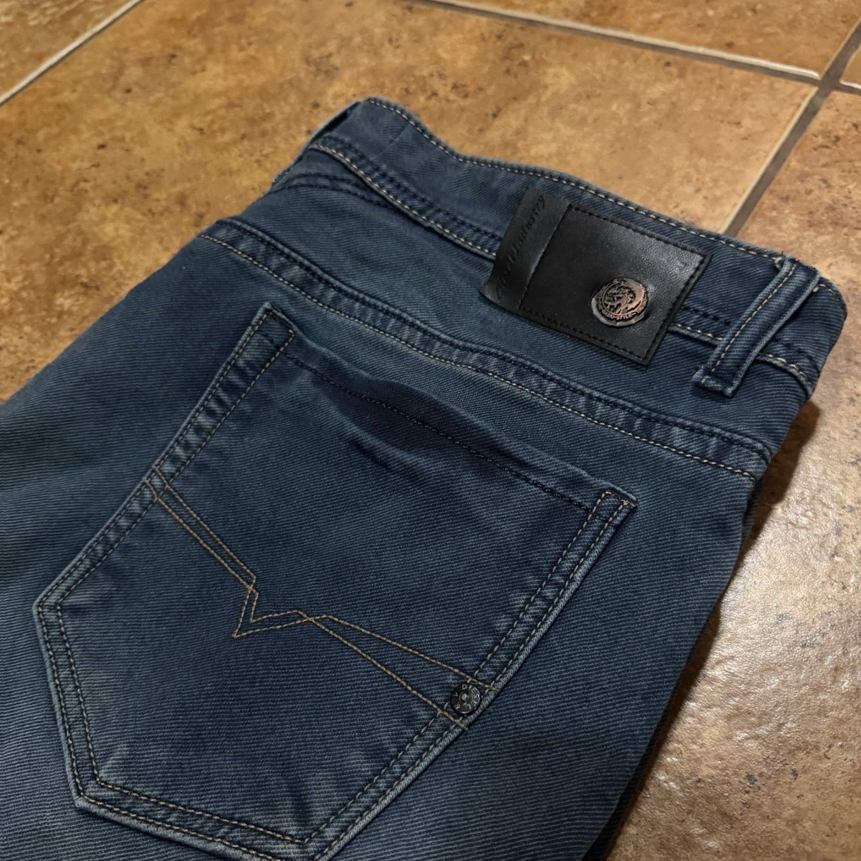 Diesel VINTAGE? No — Use Real Title: Diesel Larkee Jeans Mens W38 L34 Blue Regular Fit Straight Leg Denim Size US 38 / EU 54 - 5 Thumbnail